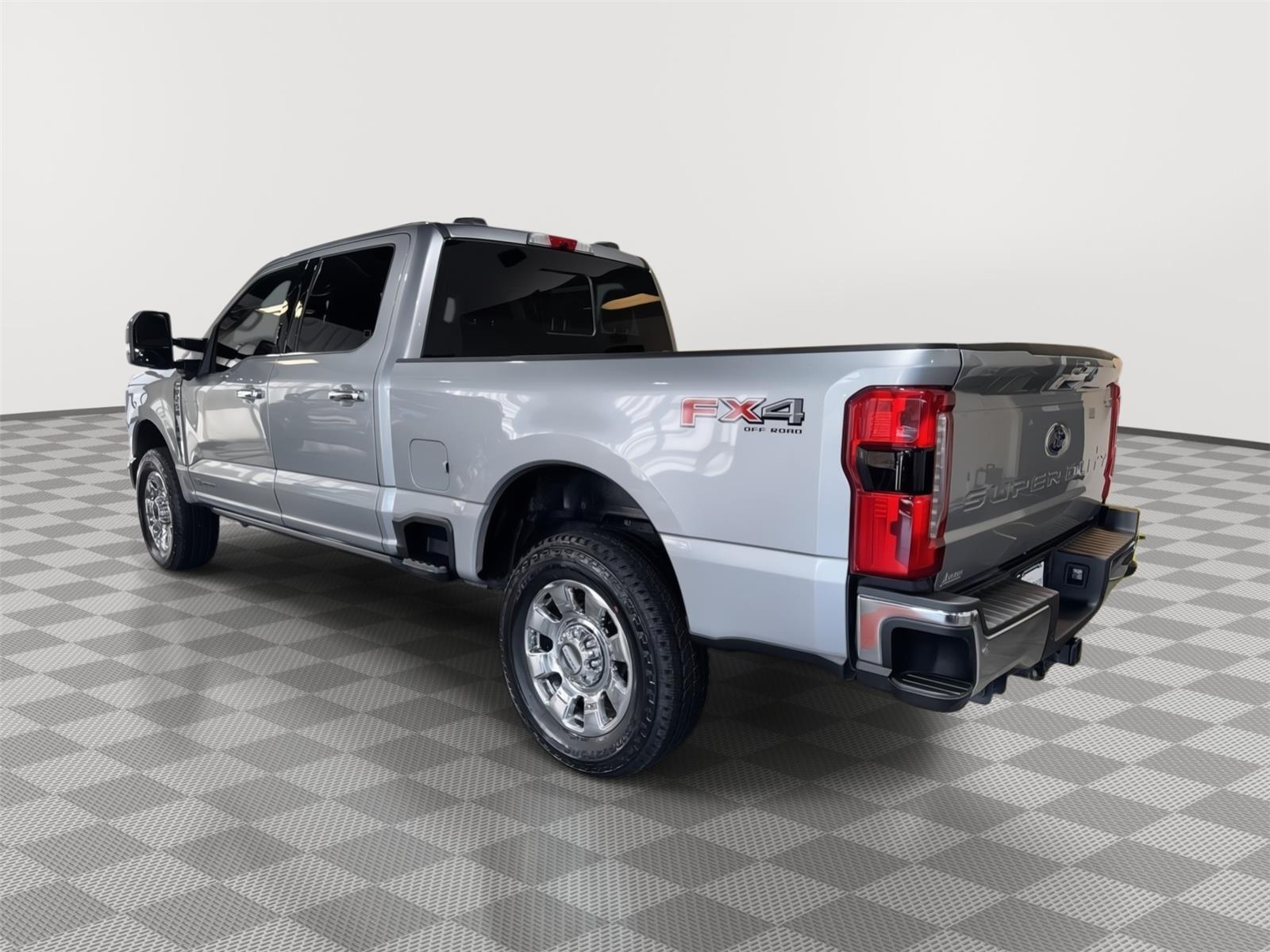 Vehicle photo 10