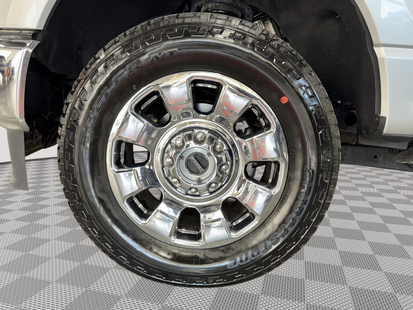 Vehicle photo 11