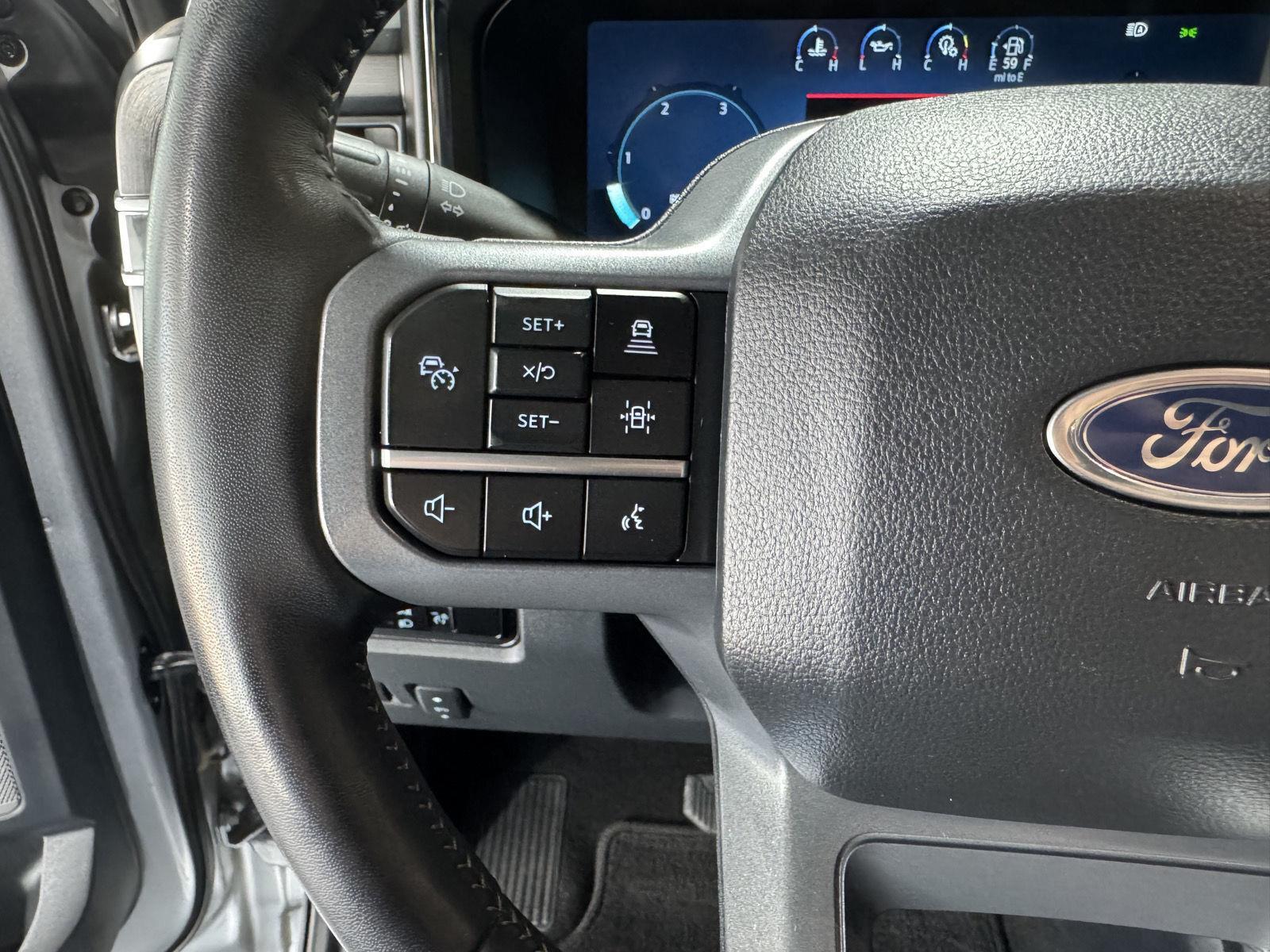 Vehicle photo 15