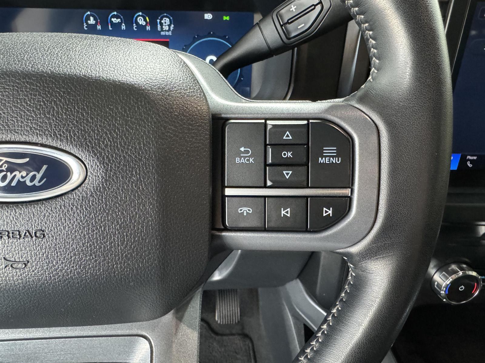 Vehicle photo 16