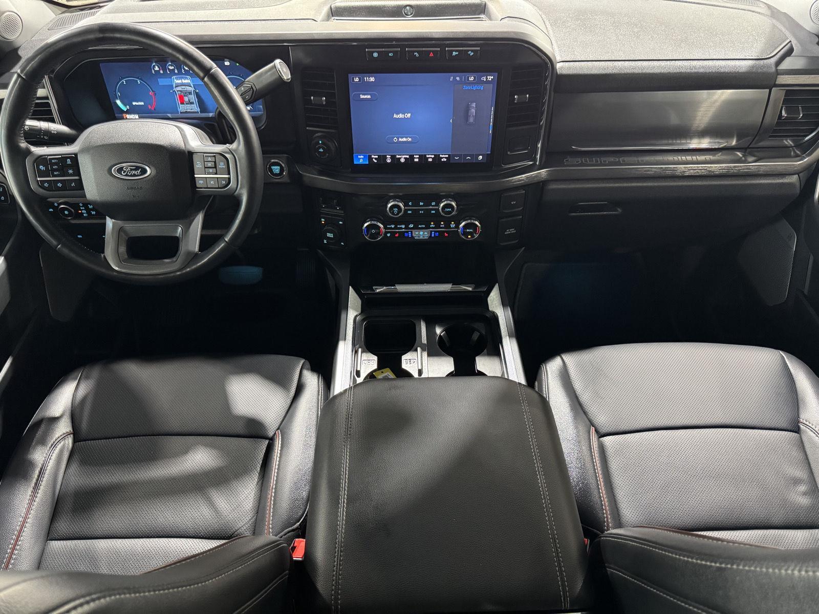 Vehicle photo 26