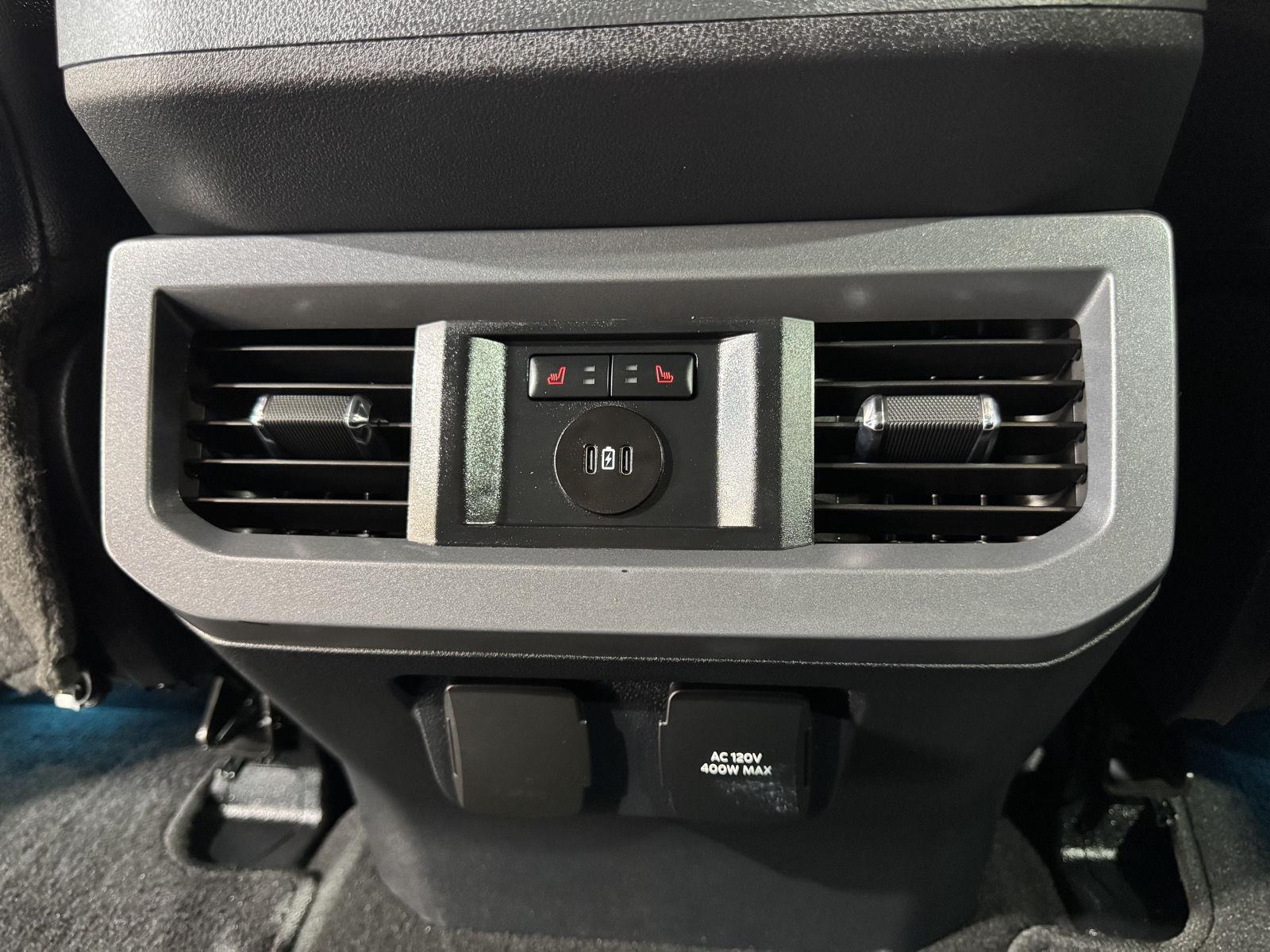 Vehicle photo 40