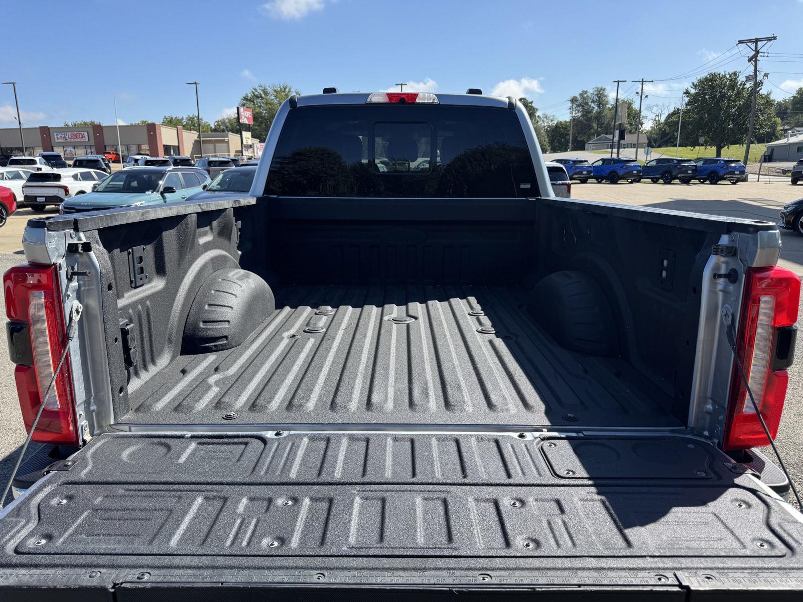 Vehicle photo 44