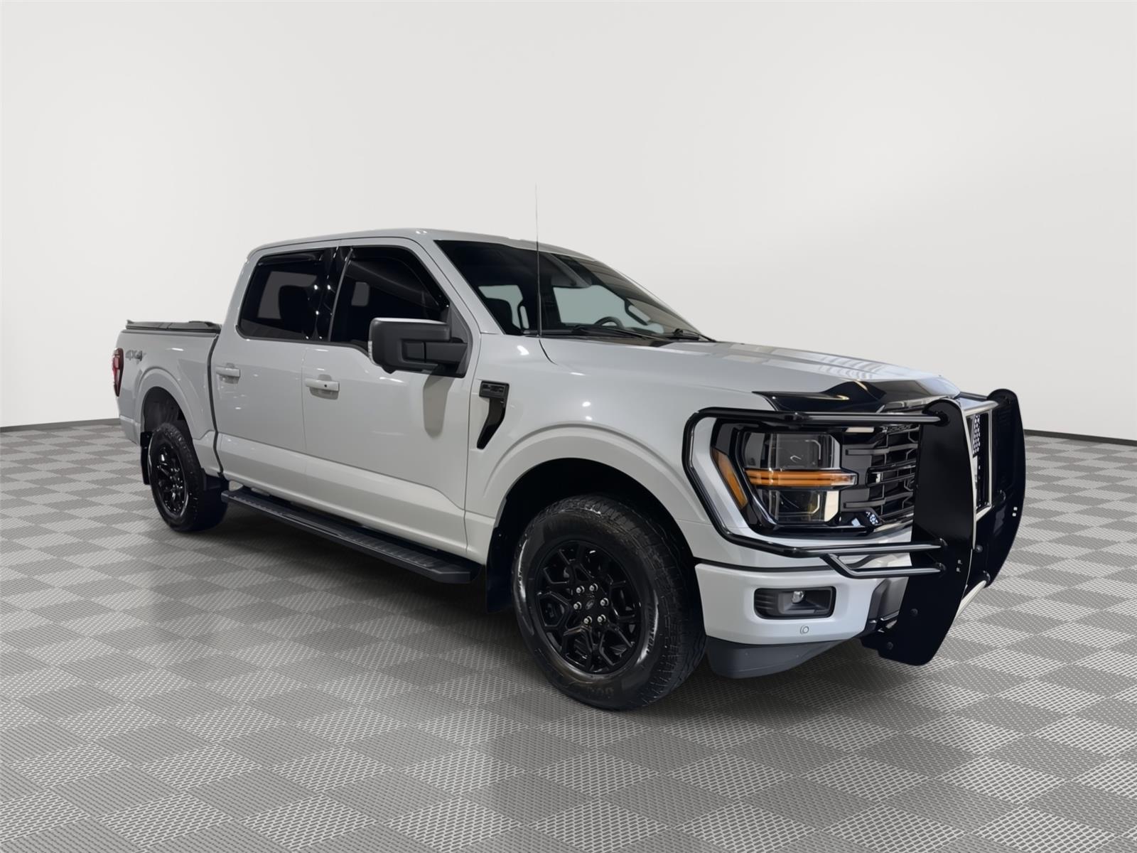 Vehicle photo 6