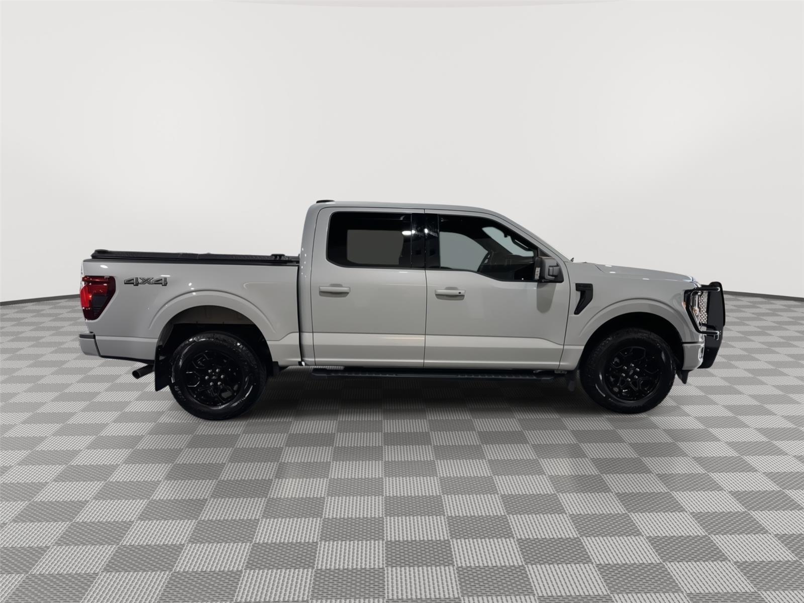 Vehicle photo 7