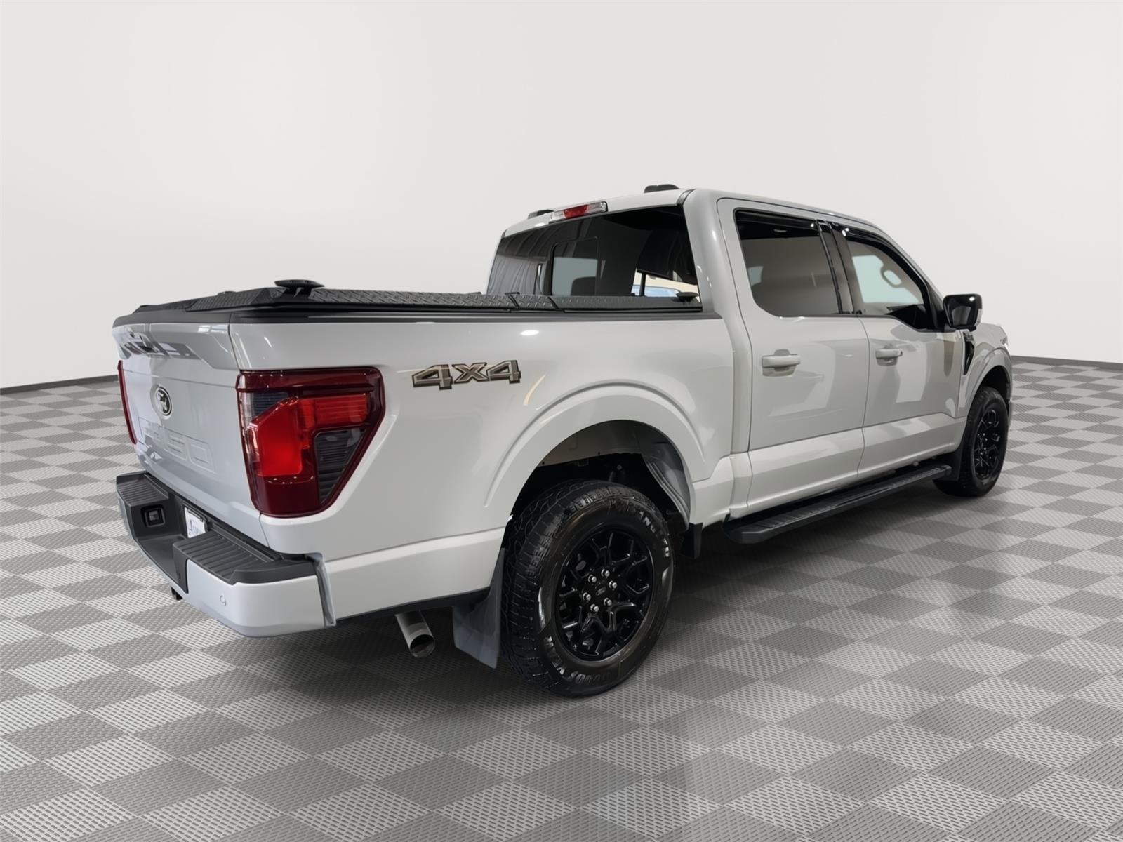 Vehicle photo 8