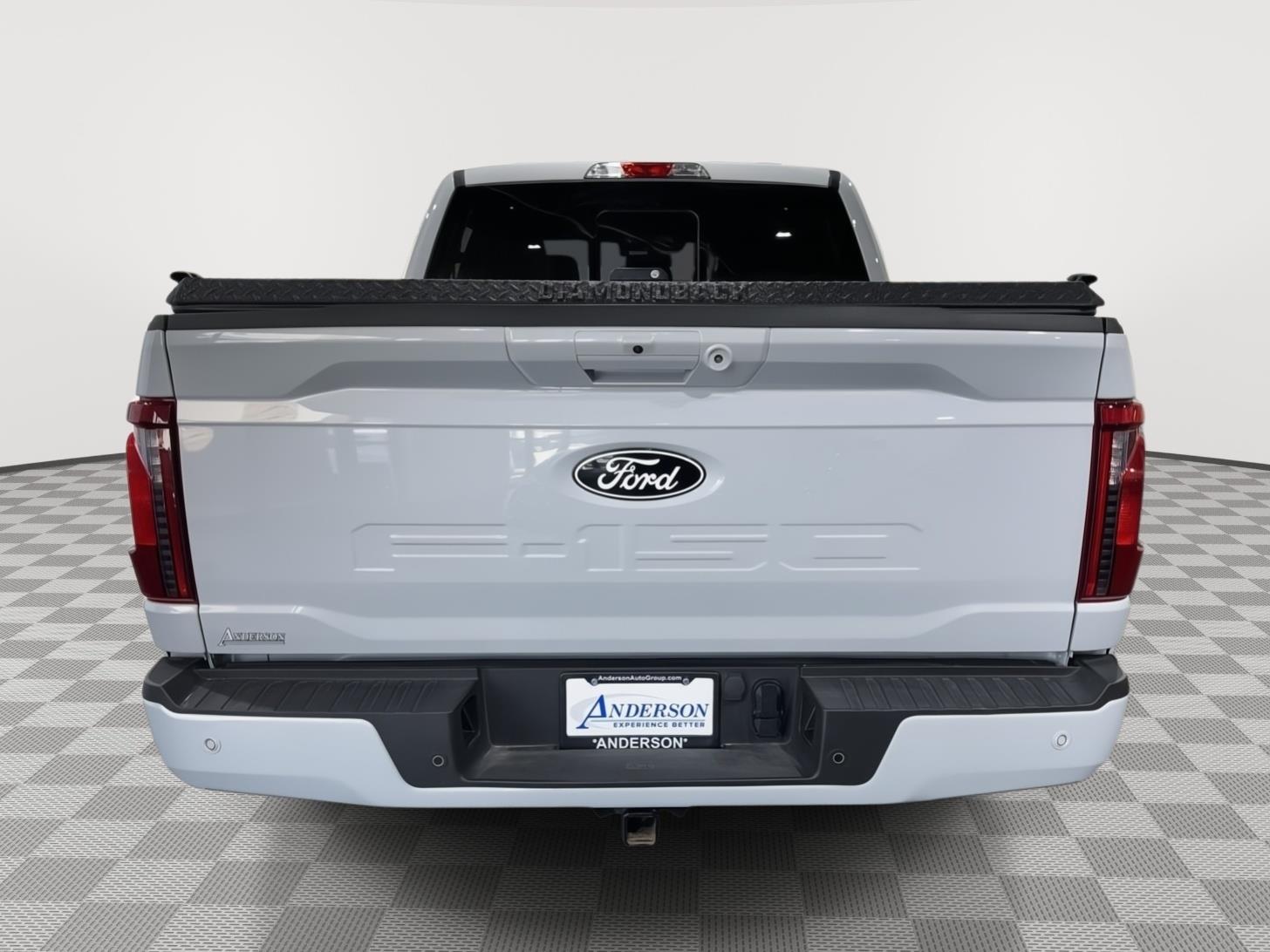 Vehicle photo 9