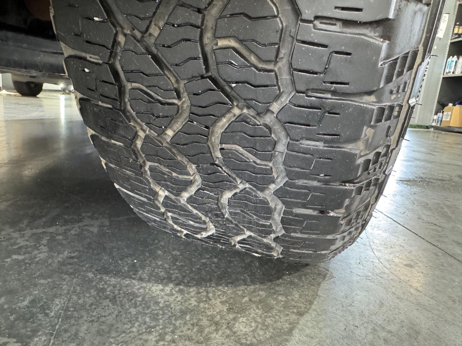 Vehicle photo 12