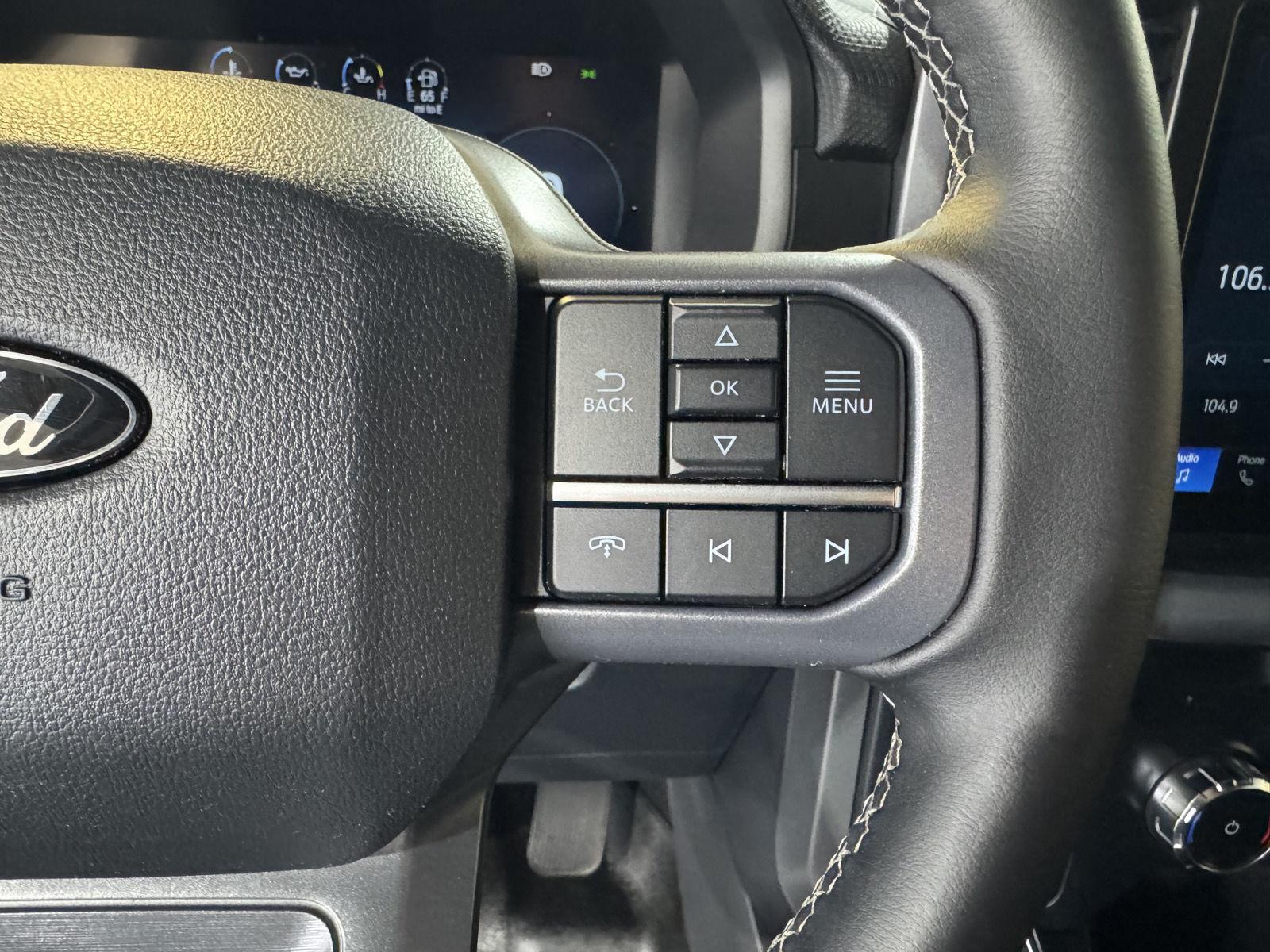 Vehicle photo 16