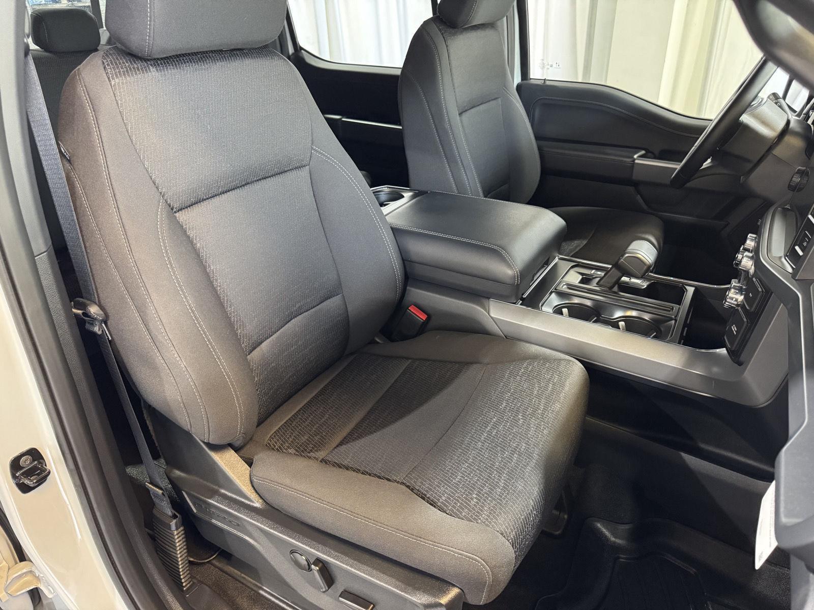 Vehicle photo 26
