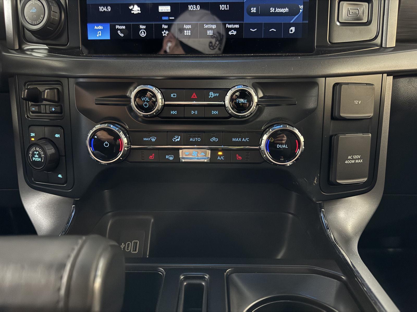 Vehicle photo 35