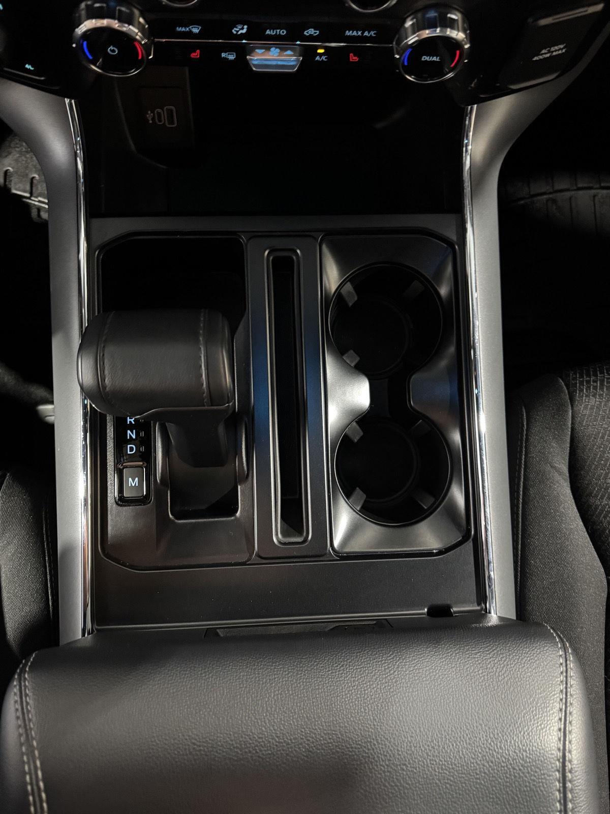 Vehicle photo 38