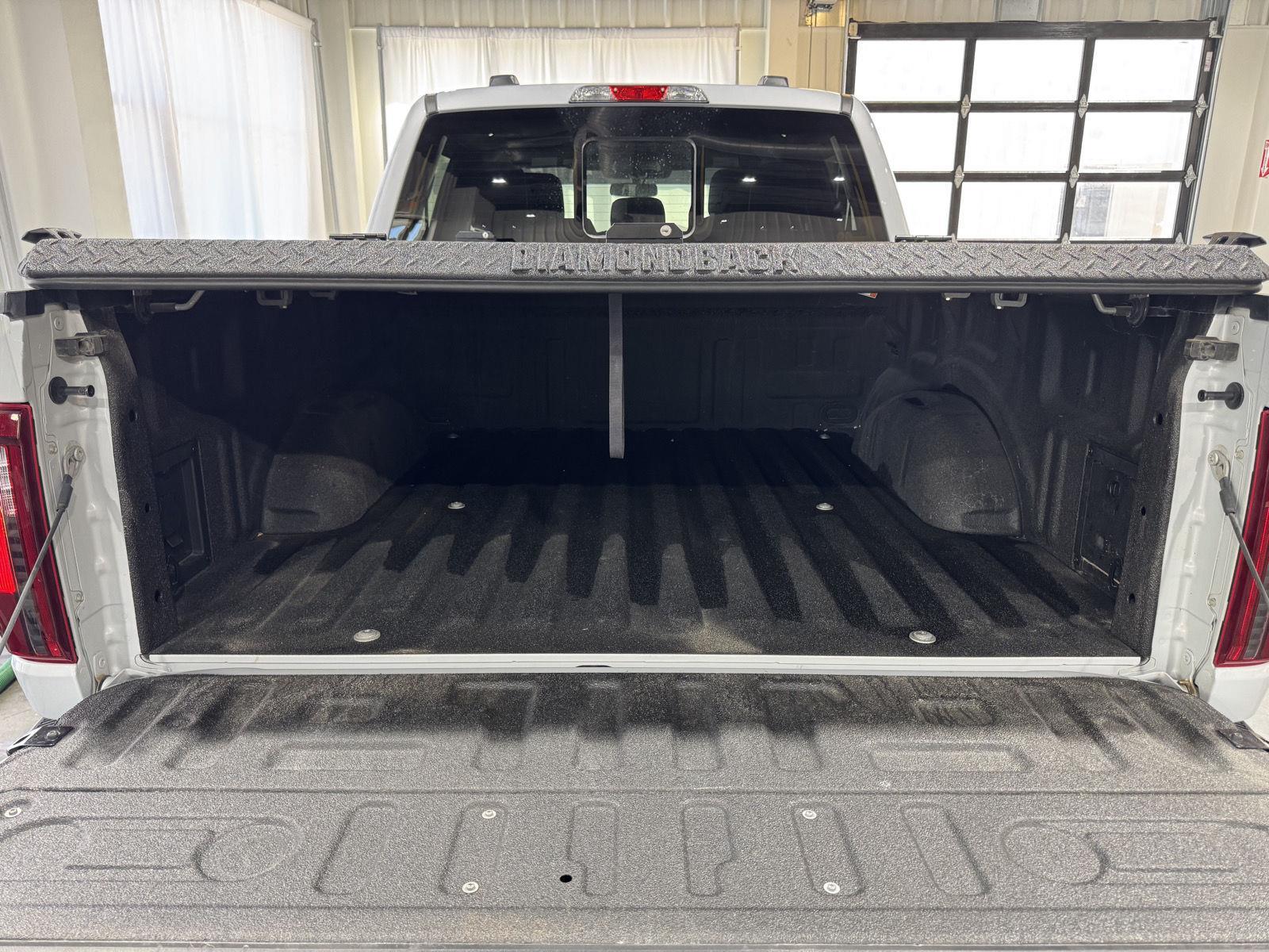 Vehicle photo 46