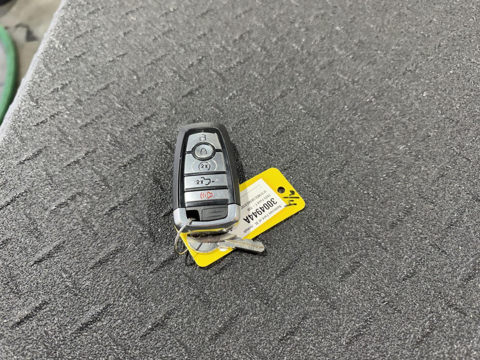 Vehicle photo 48