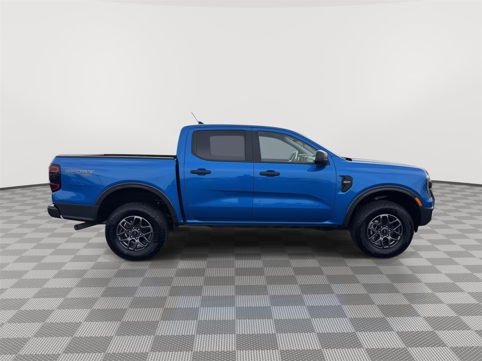 Vehicle photo 7