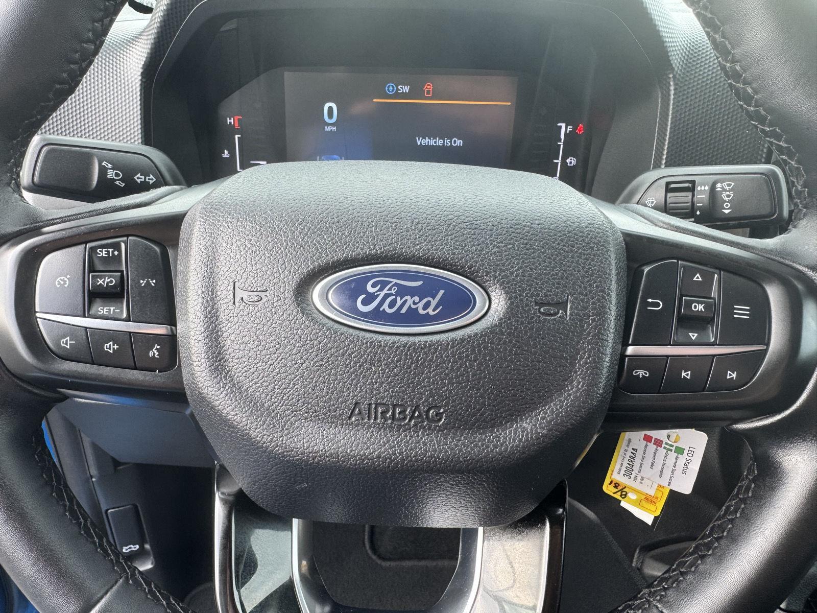 Vehicle photo 14