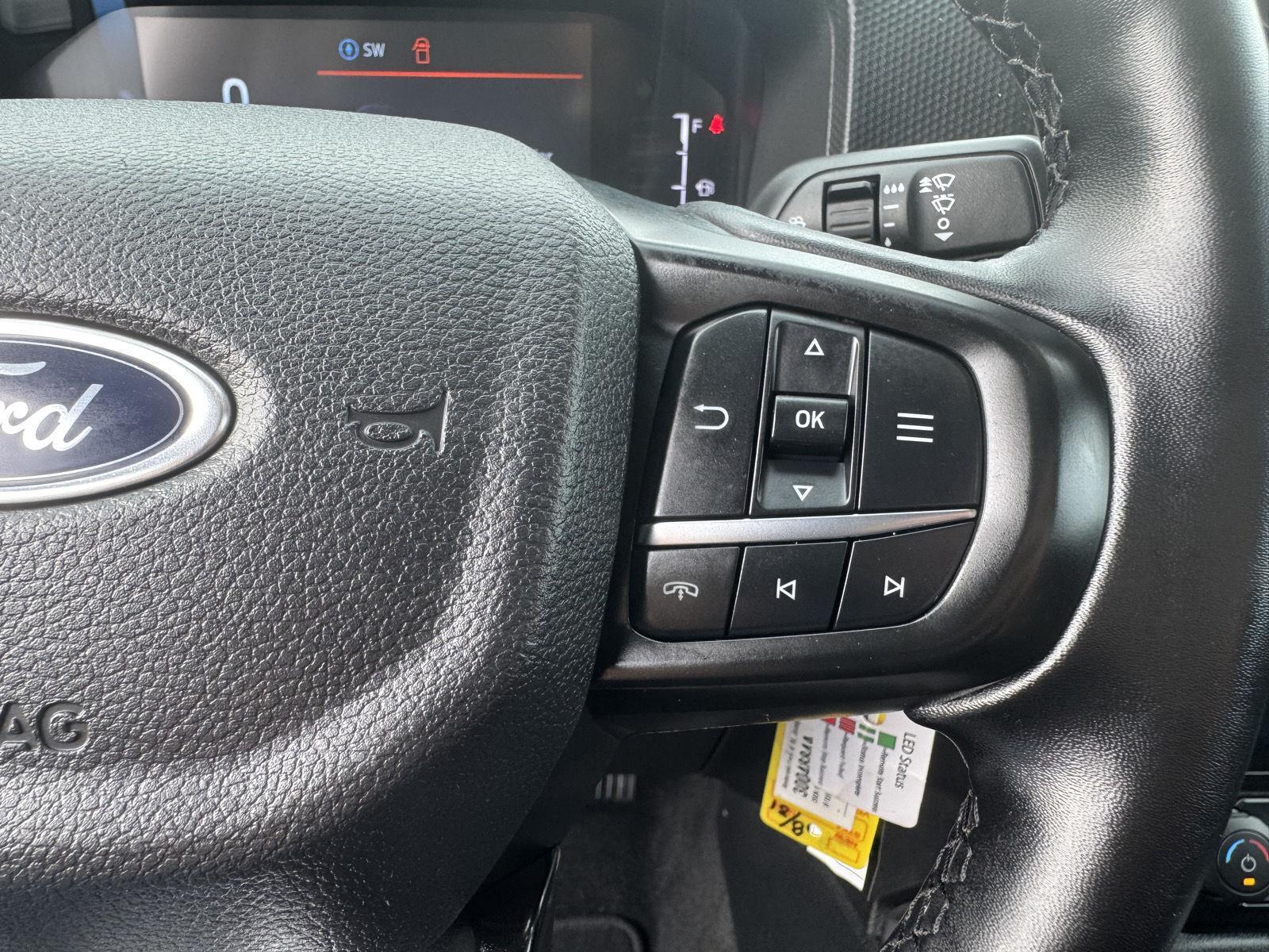 Vehicle photo 16