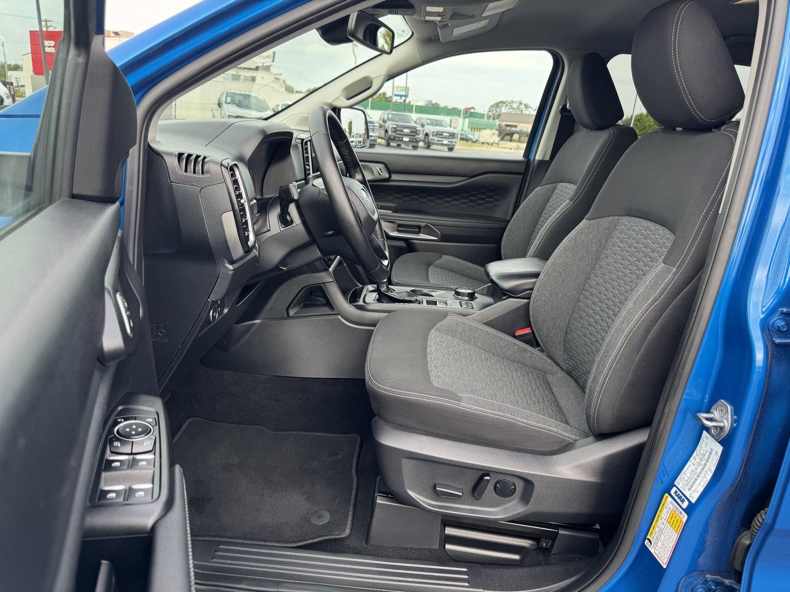 Vehicle photo 19