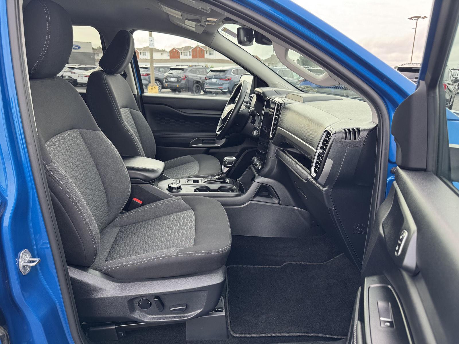 Vehicle photo 25