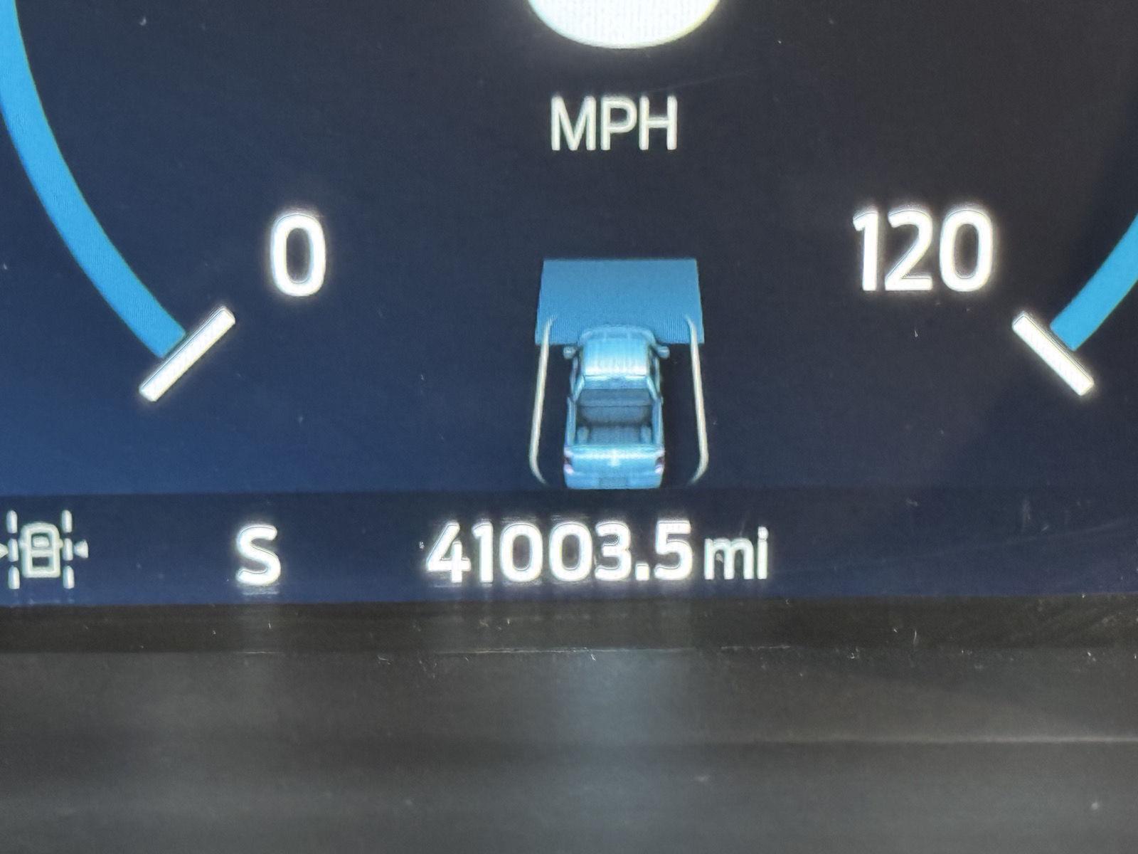 Vehicle photo 4