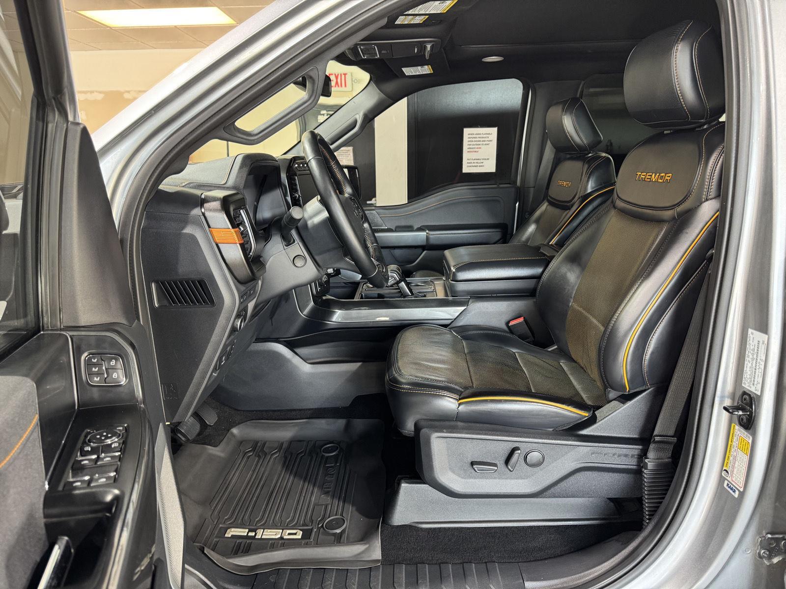 Vehicle photo 19