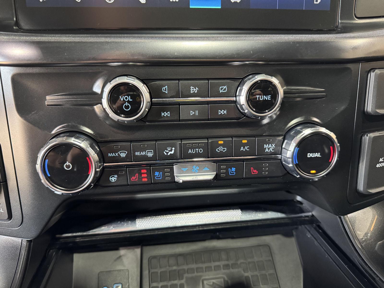 Vehicle photo 35