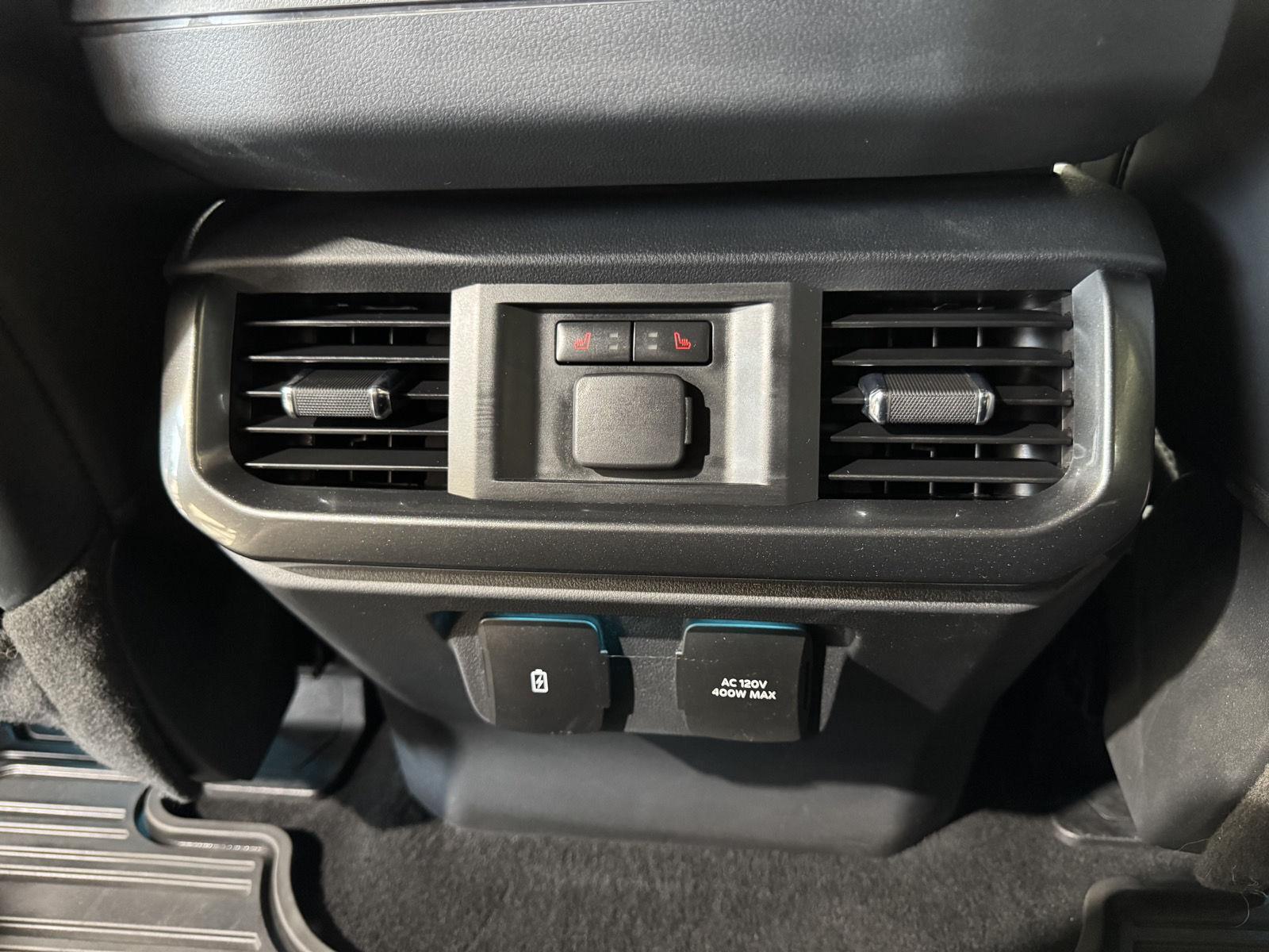 Vehicle photo 41