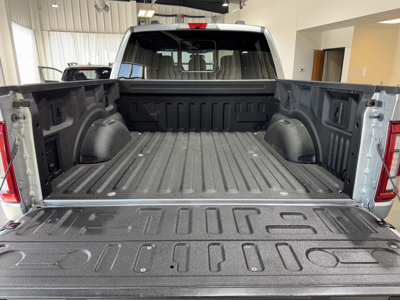 Vehicle photo 45