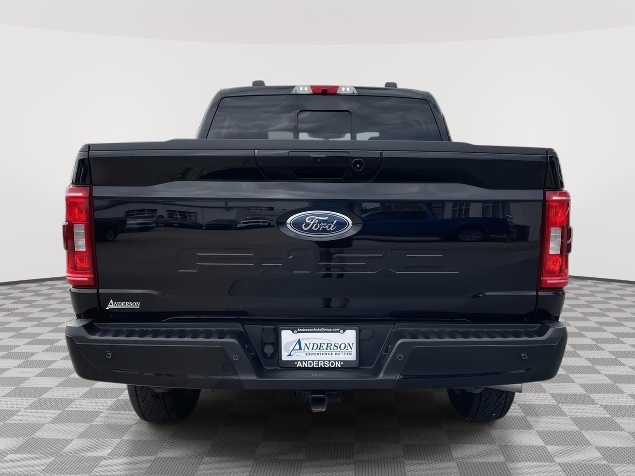 Vehicle photo 8