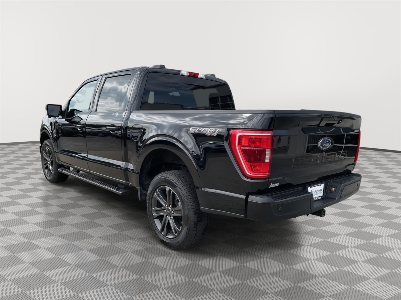Vehicle photo 9