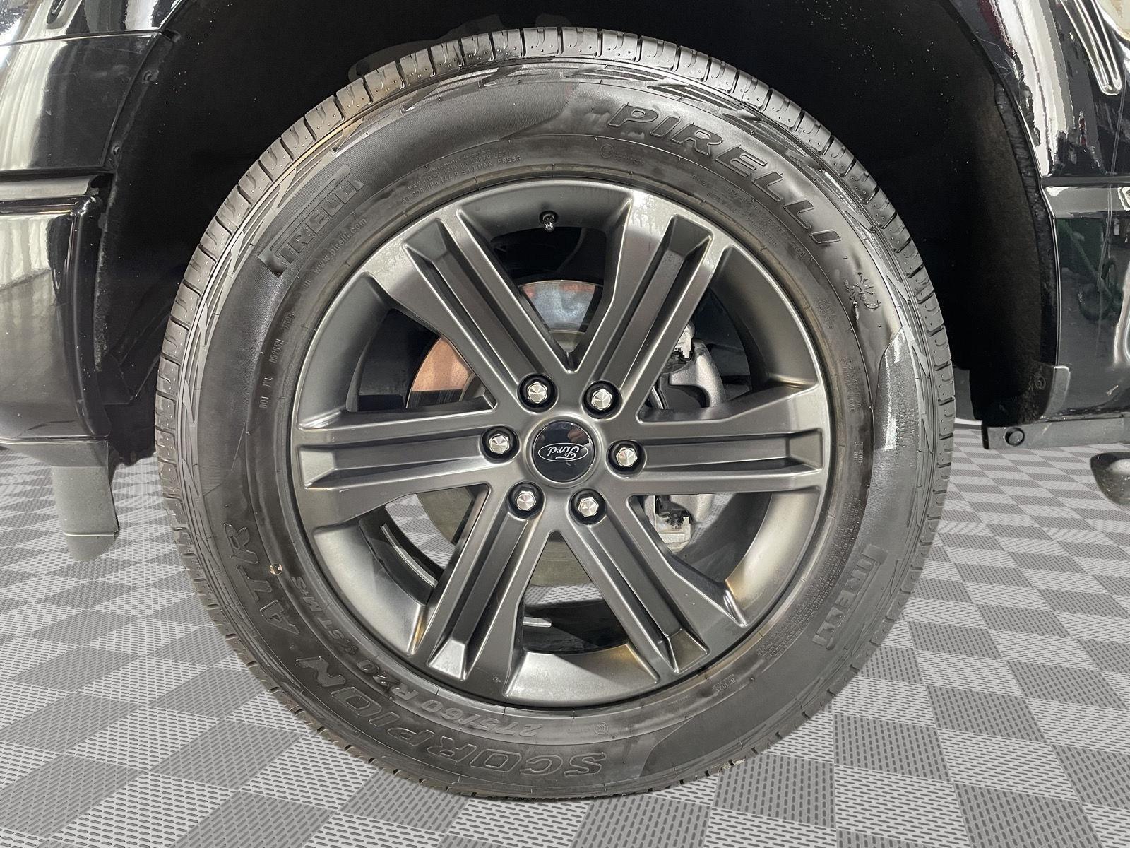 Vehicle photo 10