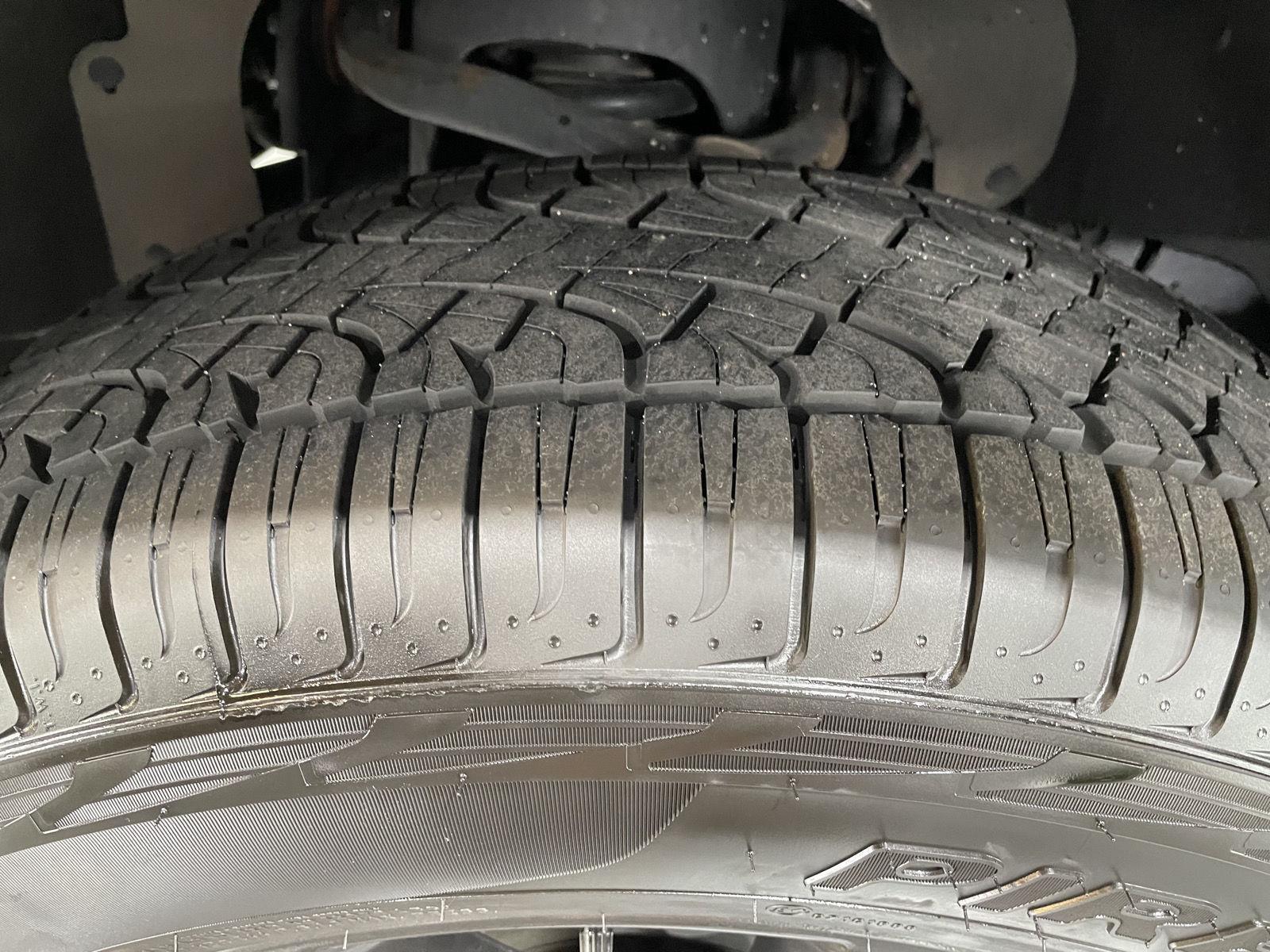 Vehicle photo 11
