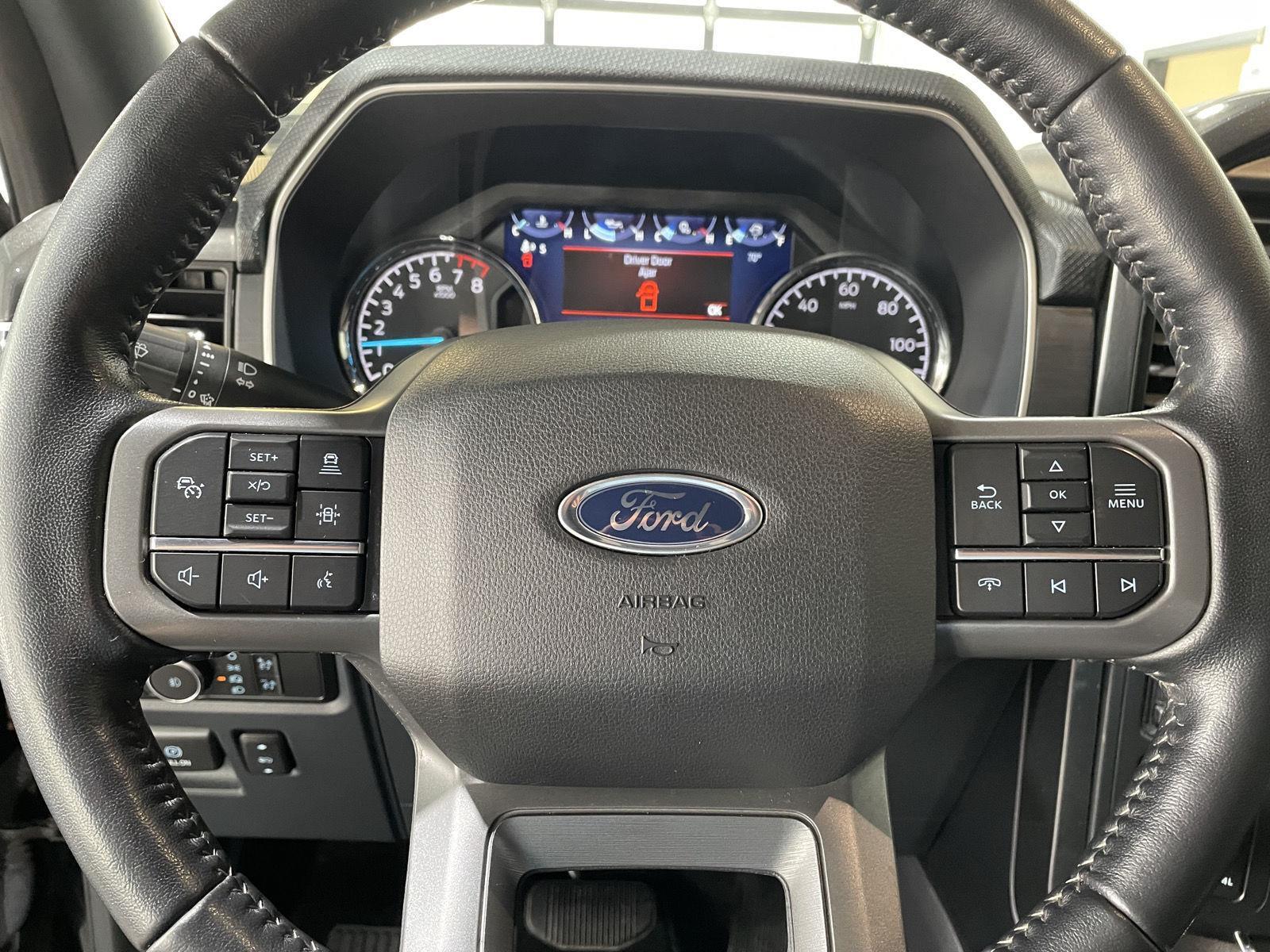 Vehicle photo 13