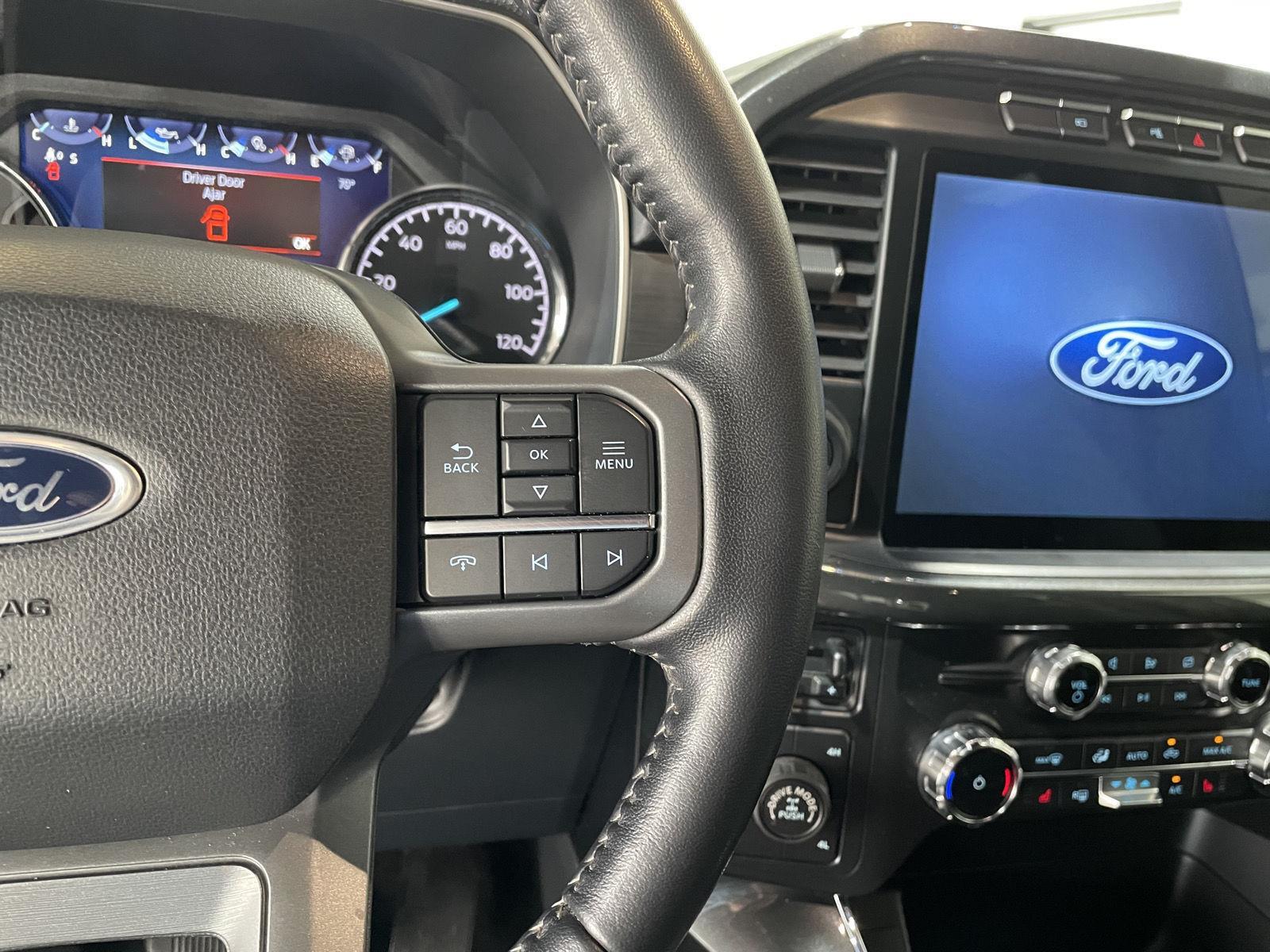 Vehicle photo 15