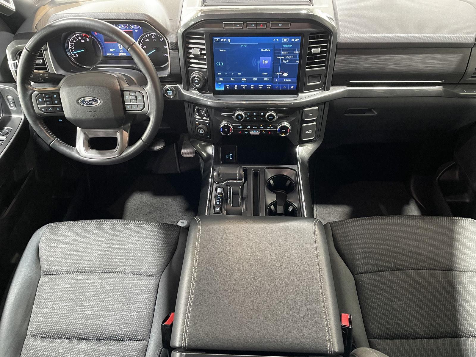 Vehicle photo 17
