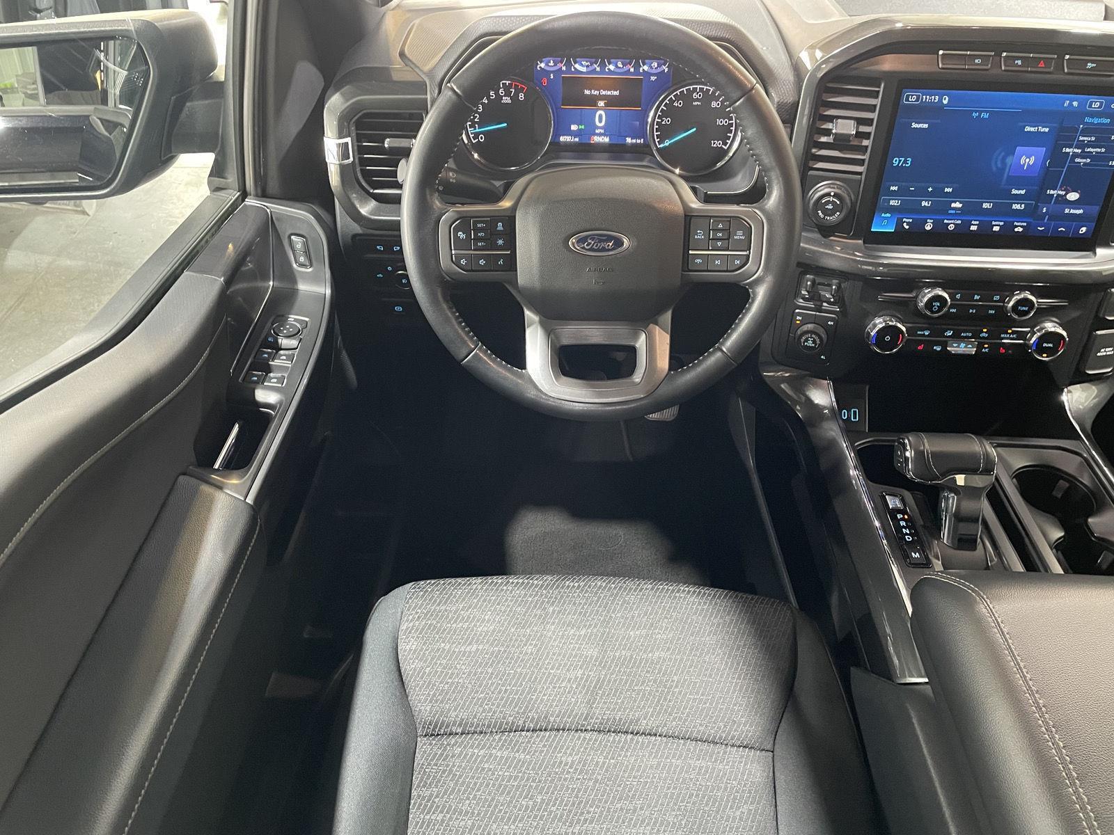 Vehicle photo 18