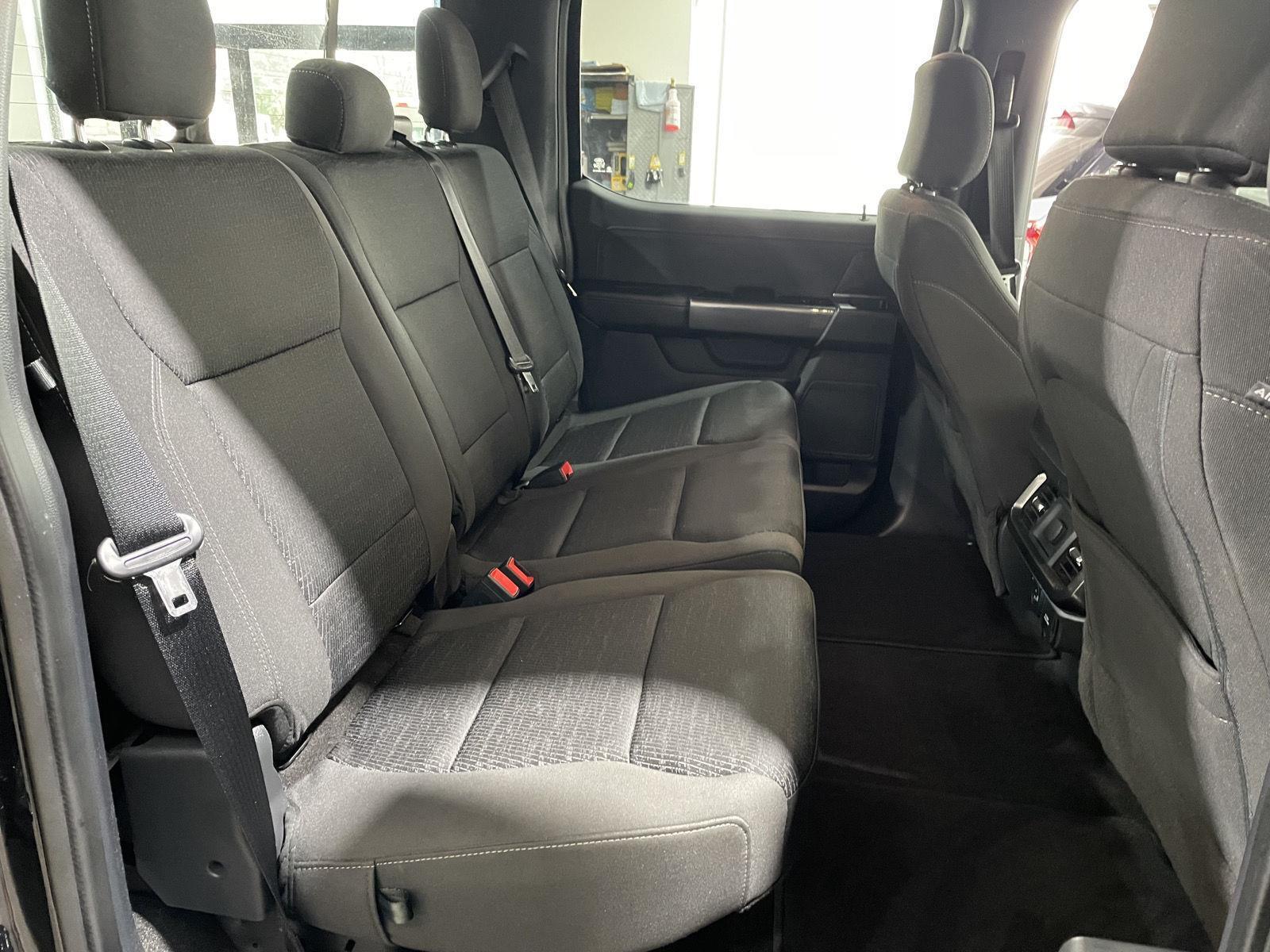 Vehicle photo 26