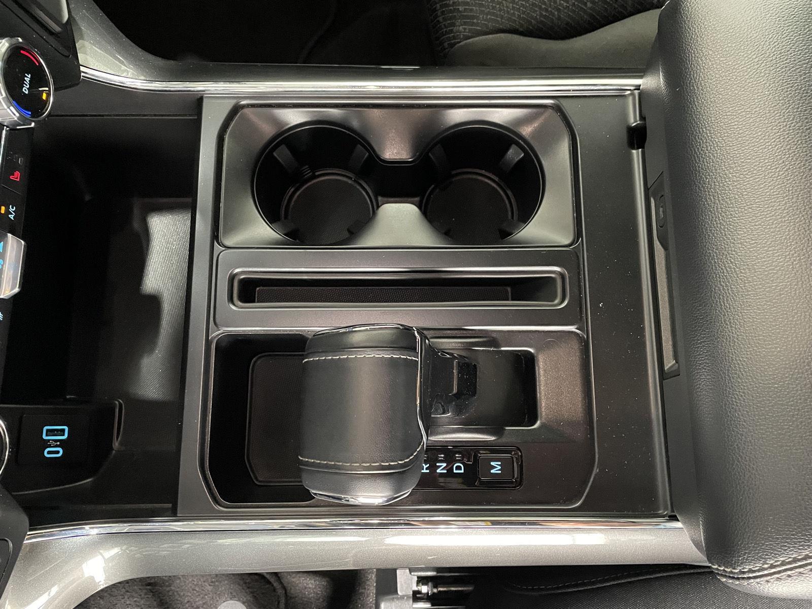 Vehicle photo 33