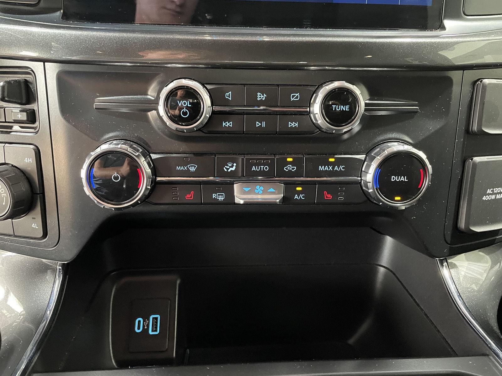 Vehicle photo 34
