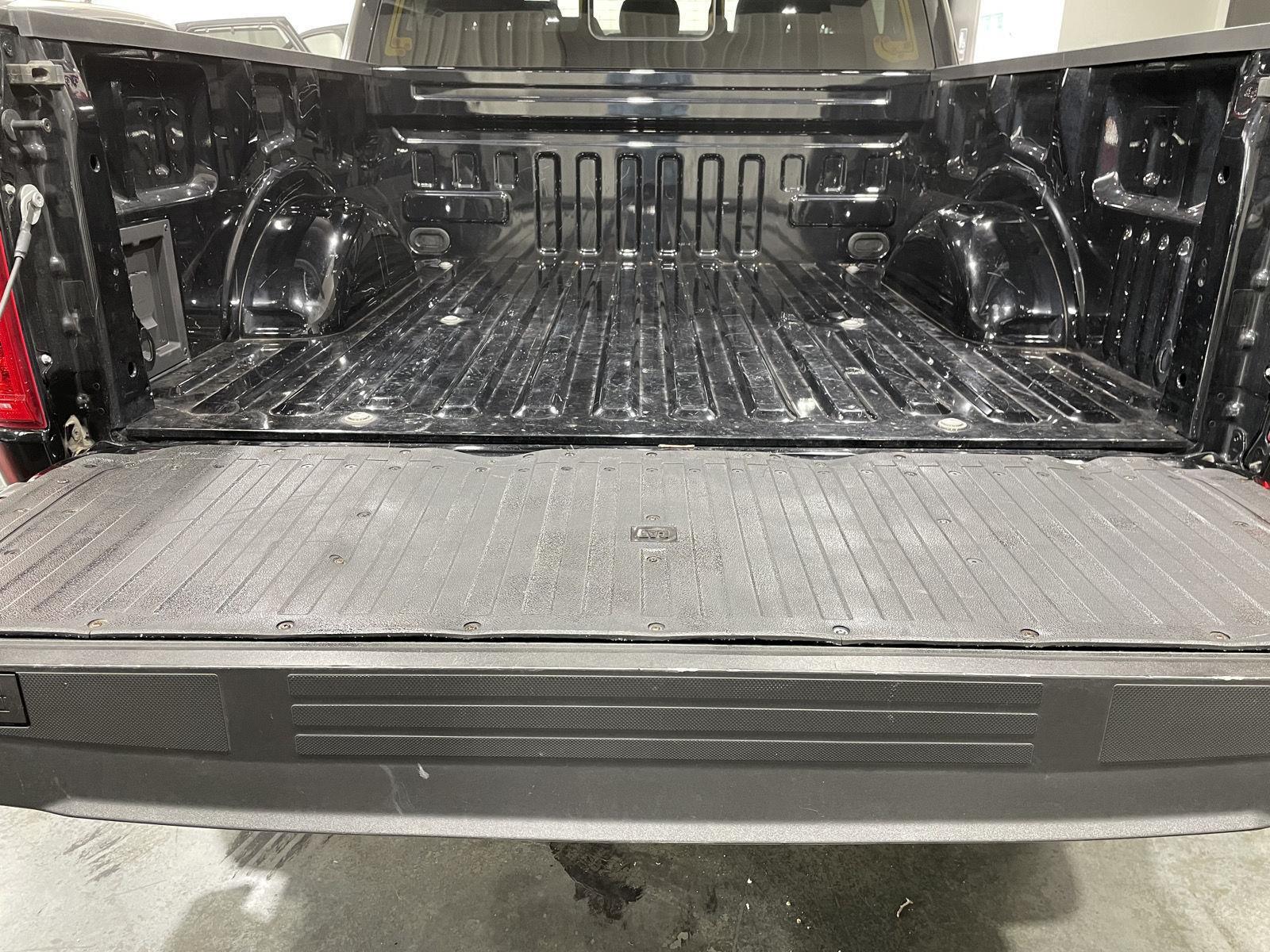 Vehicle photo 43