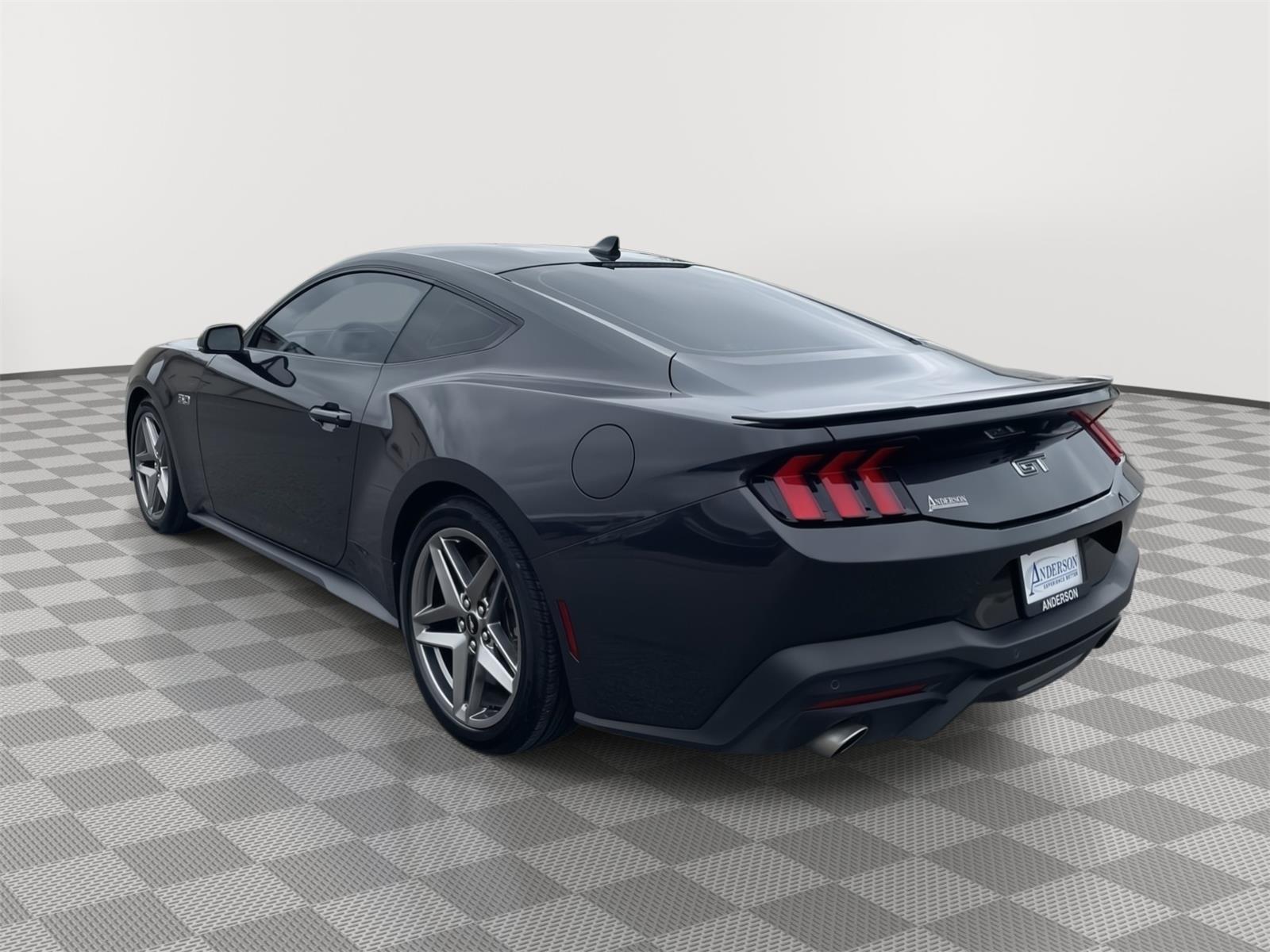 Vehicle photo 4