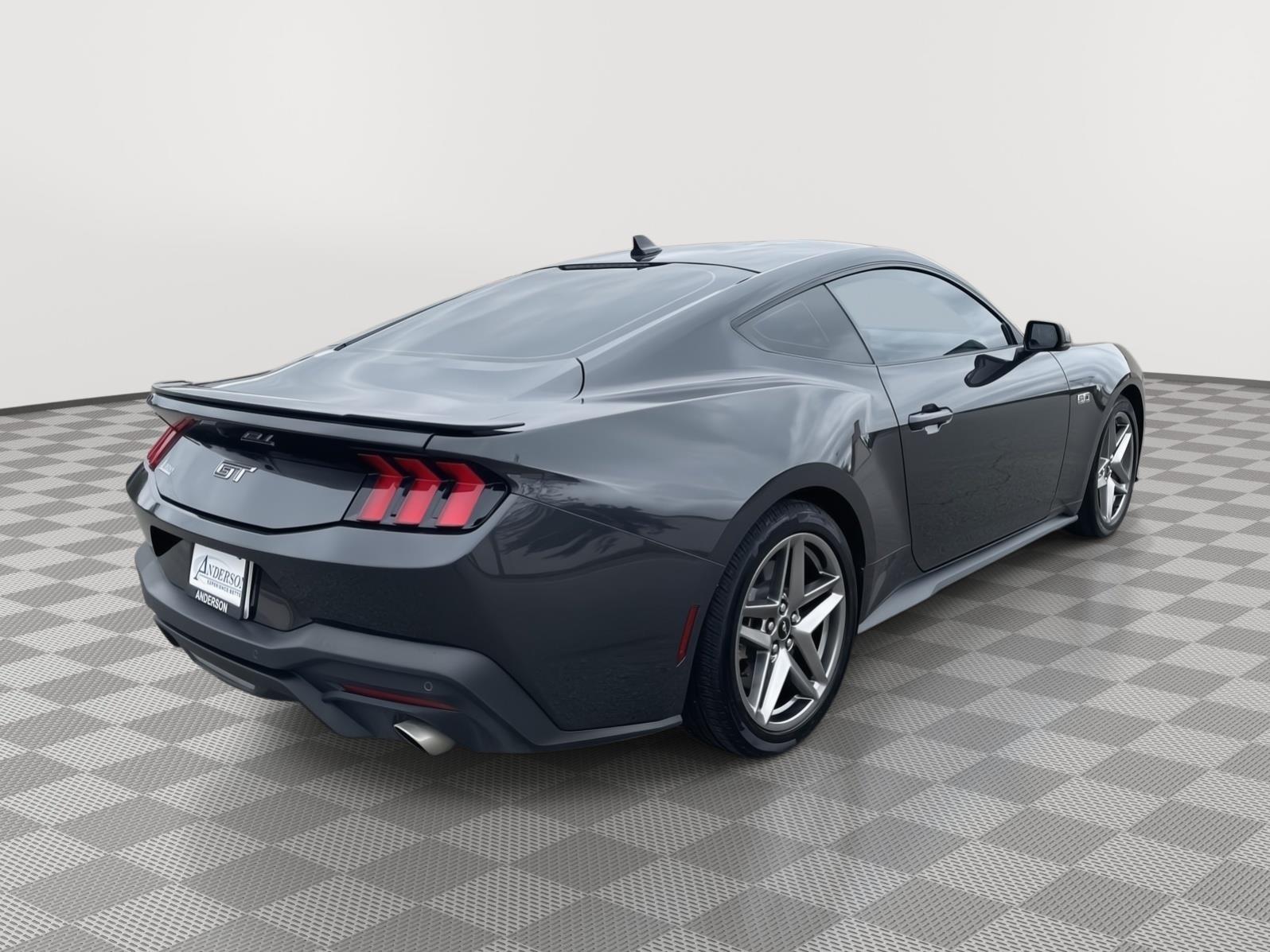 Vehicle photo 6