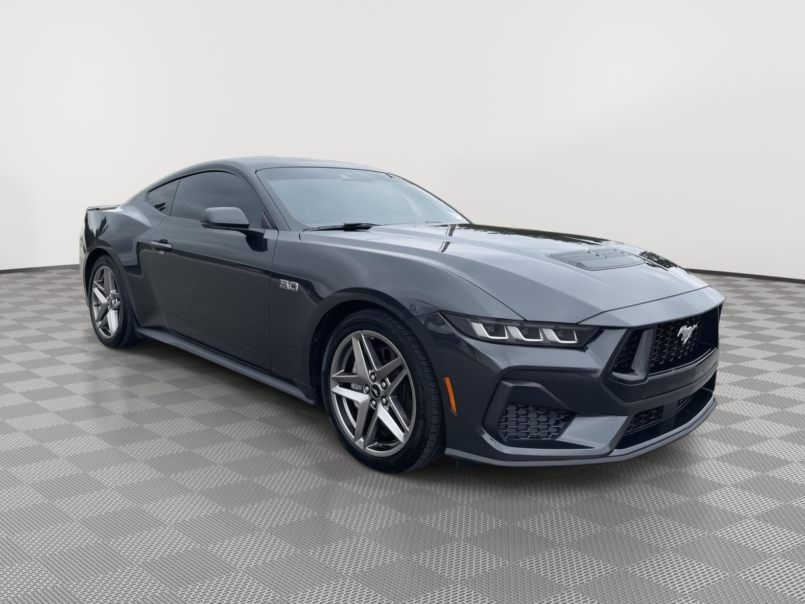 Vehicle photo 8
