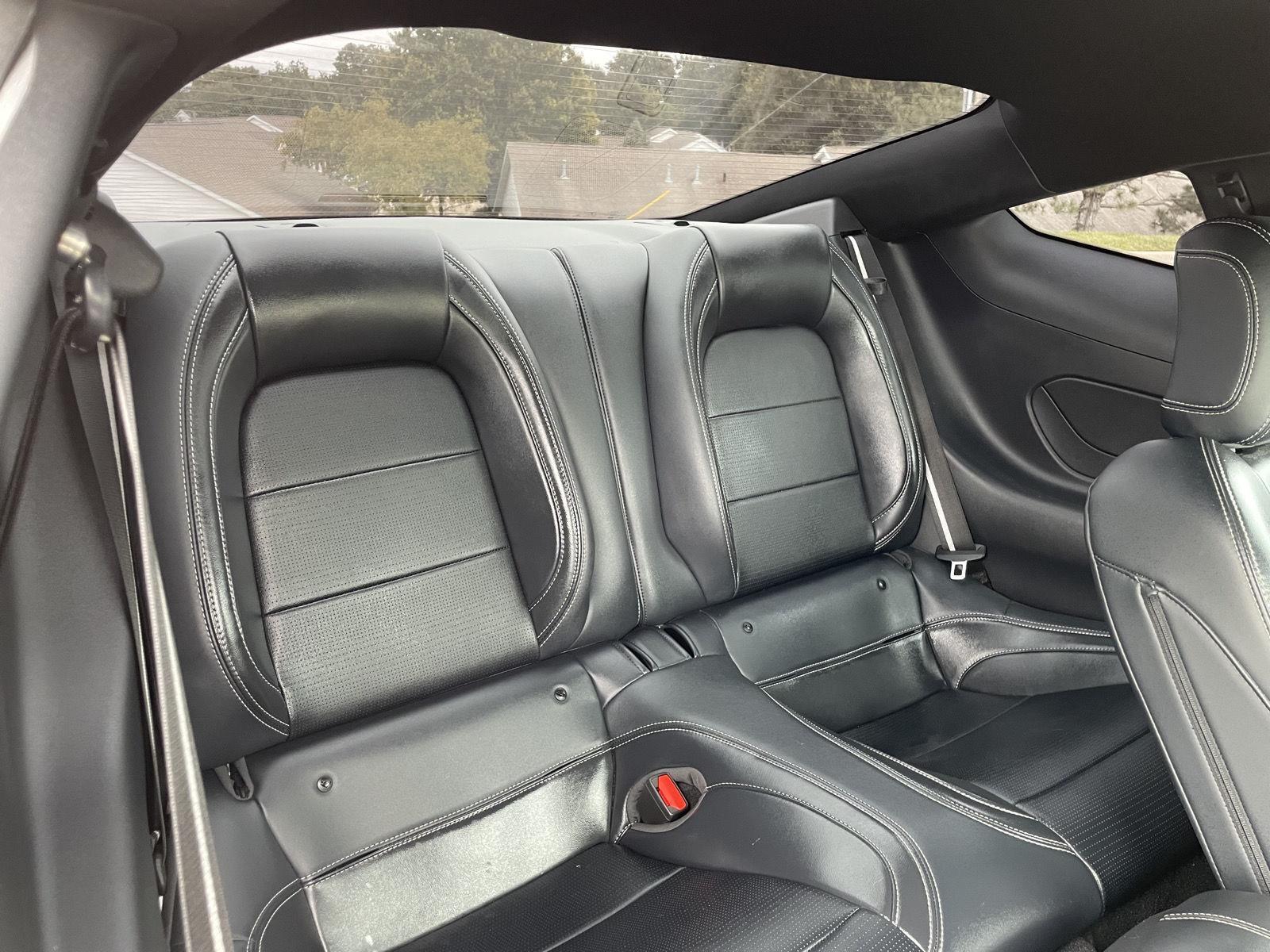 Vehicle photo 20