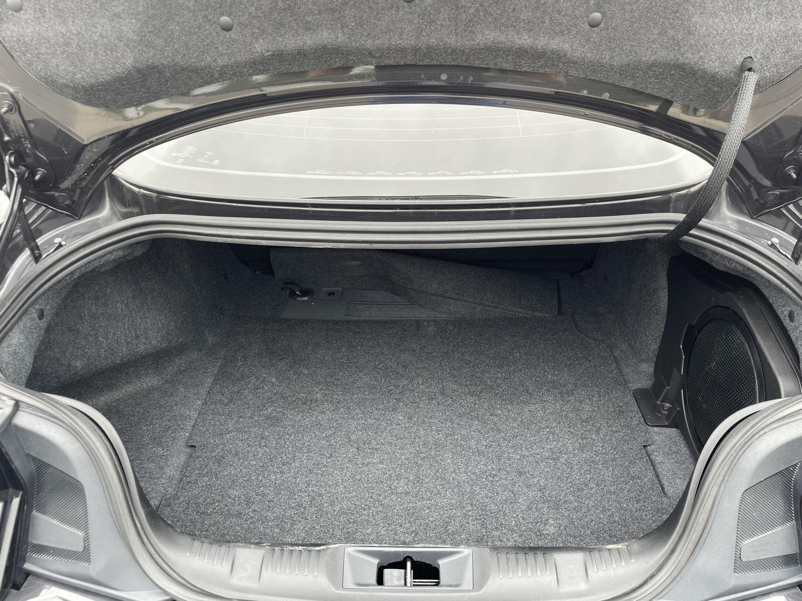 Vehicle photo 32