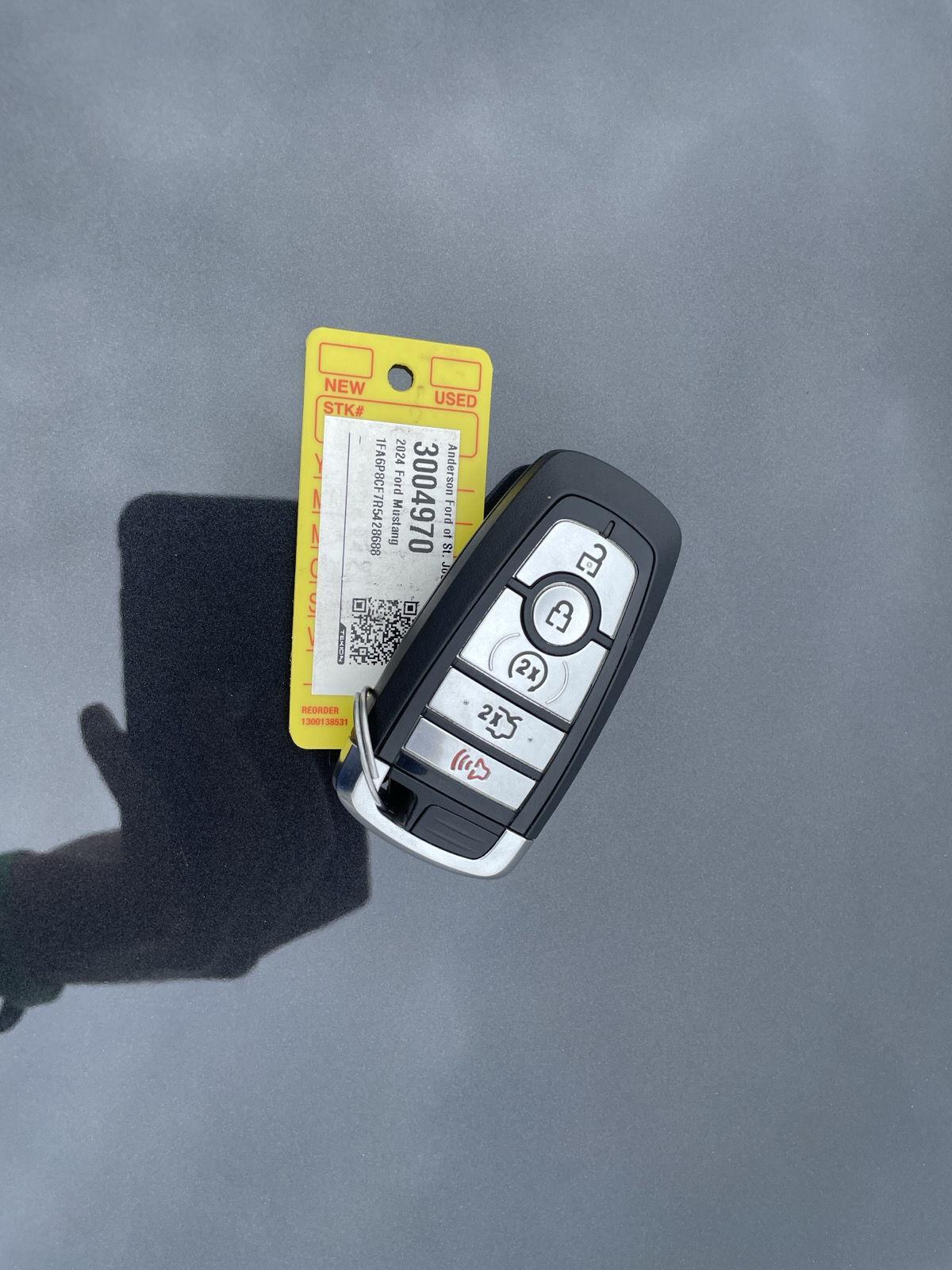 Vehicle photo 35
