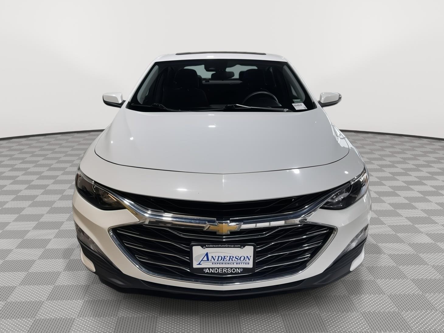 Vehicle photo 4