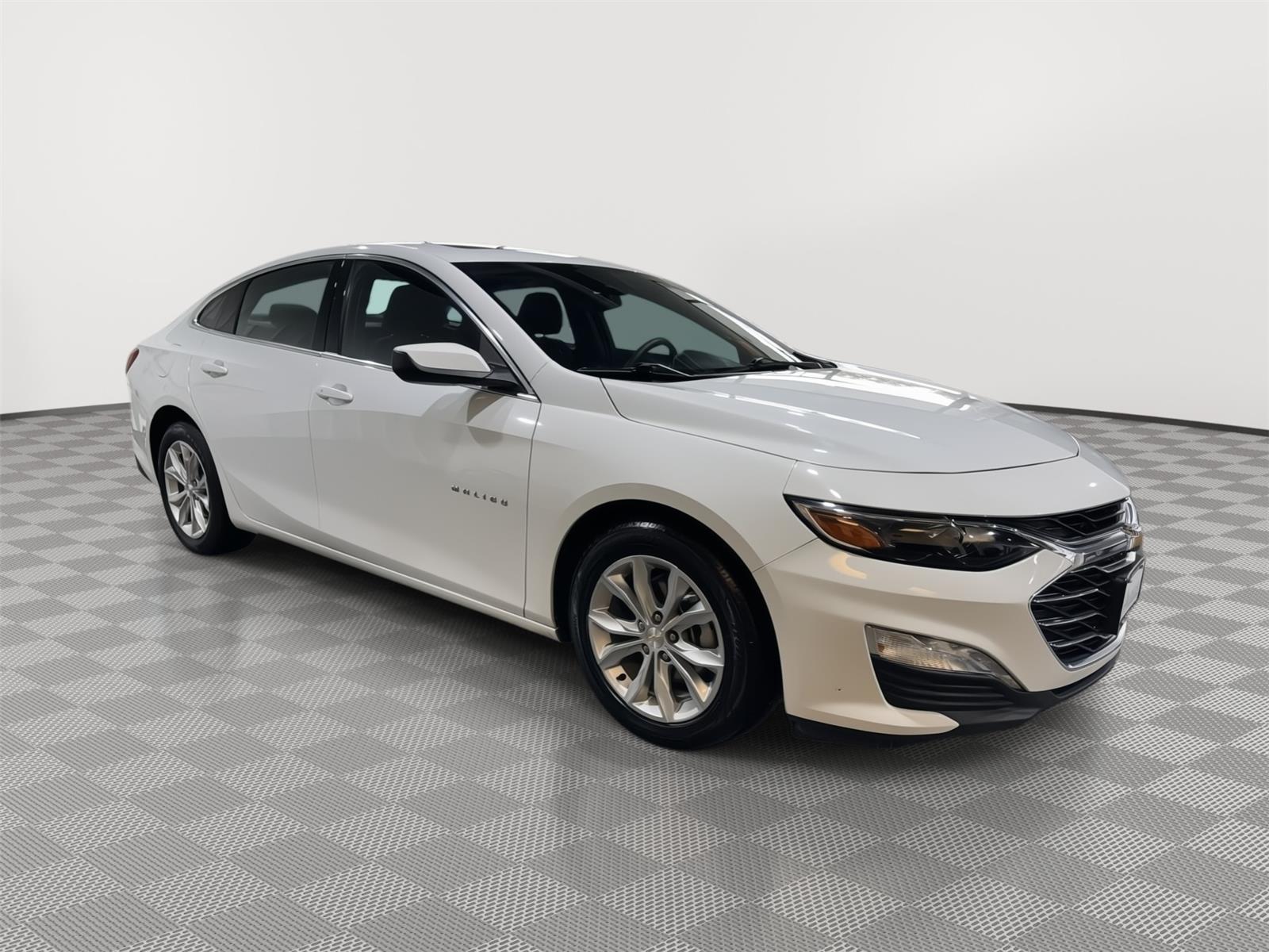 Vehicle photo 5