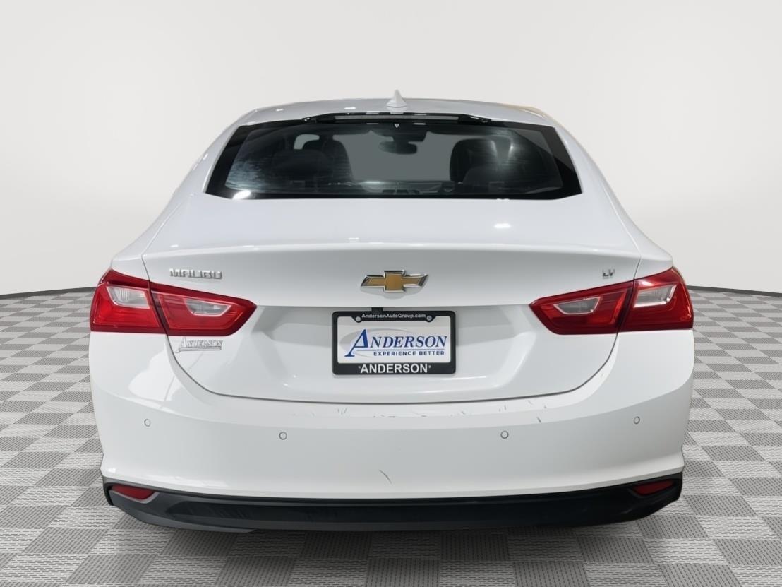 Vehicle photo 8