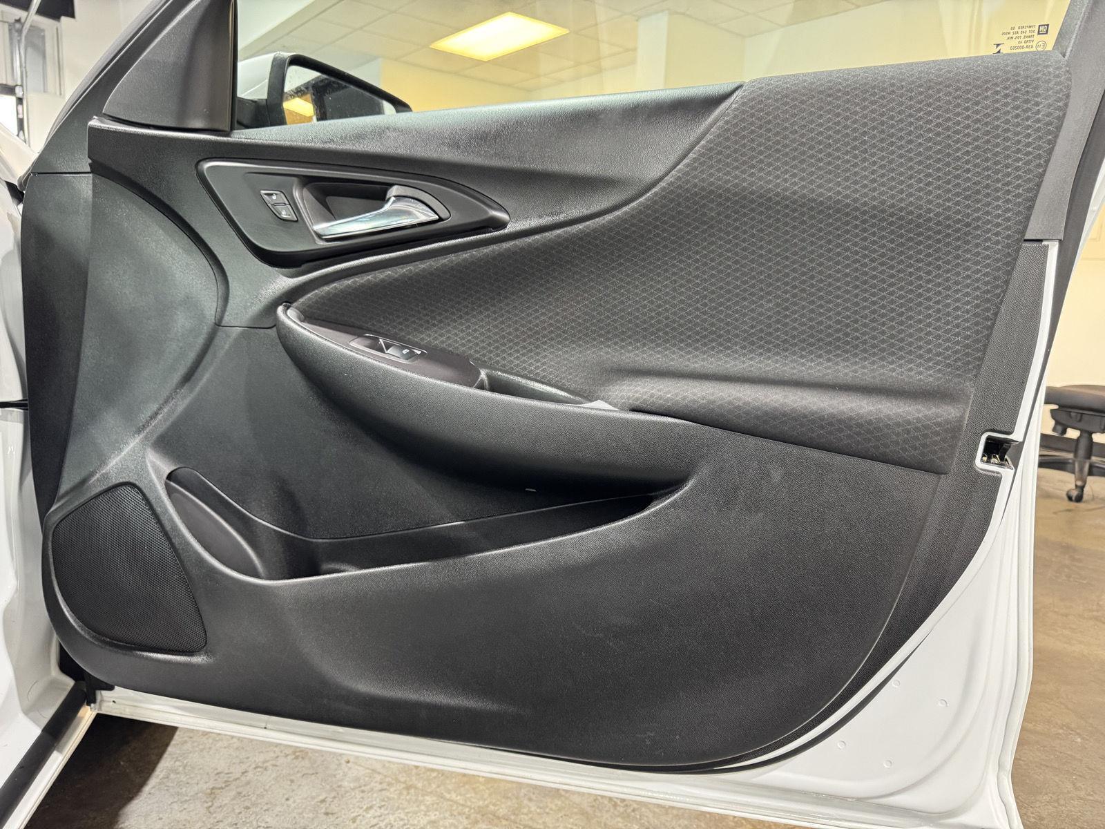 Vehicle photo 22